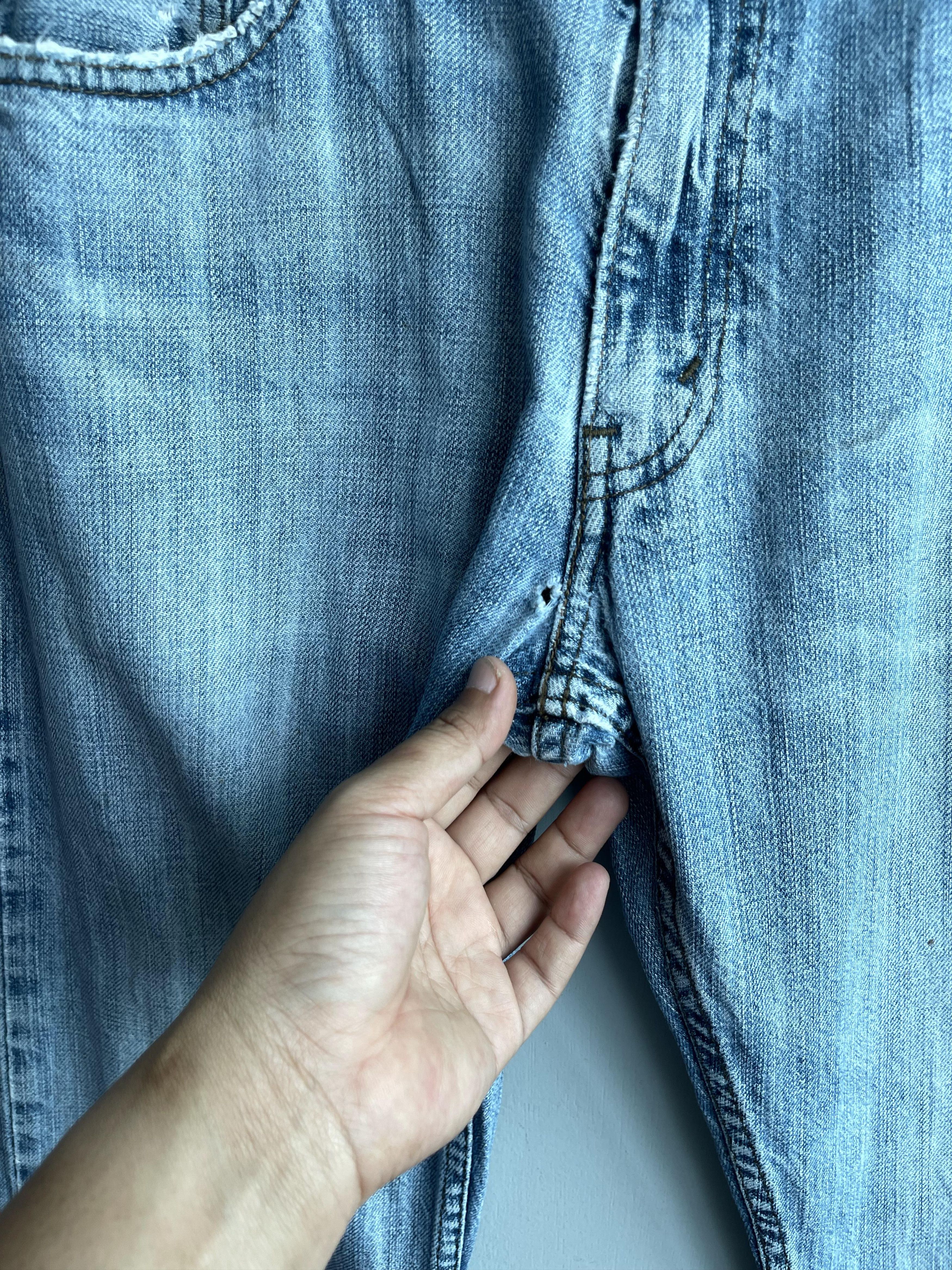 W35 L29 Vintage Levis 514 Distressed Dirty Ripped Jeans