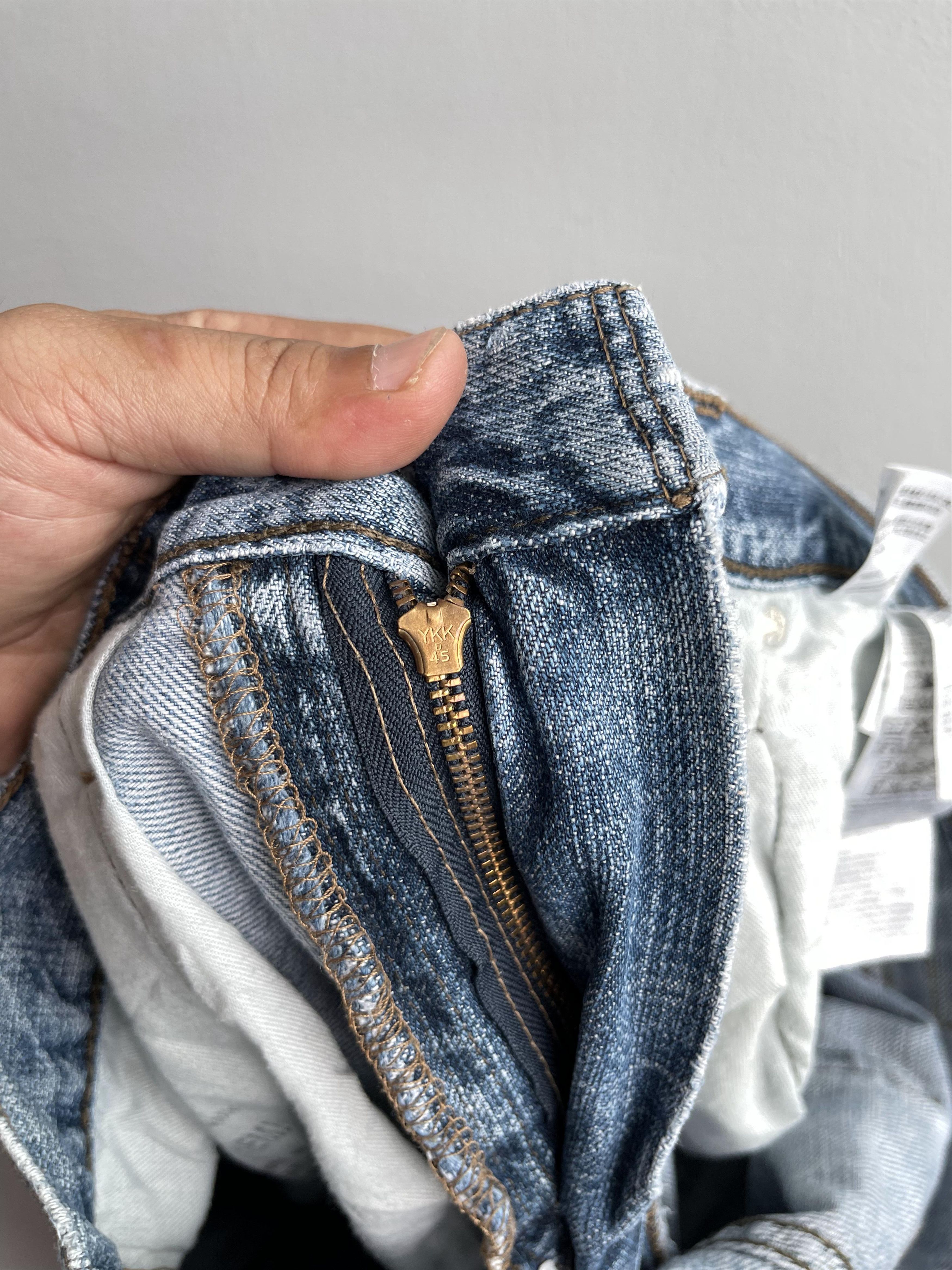 W35 L29 Vintage Levis 514 Distressed Dirty Ripped Jeans