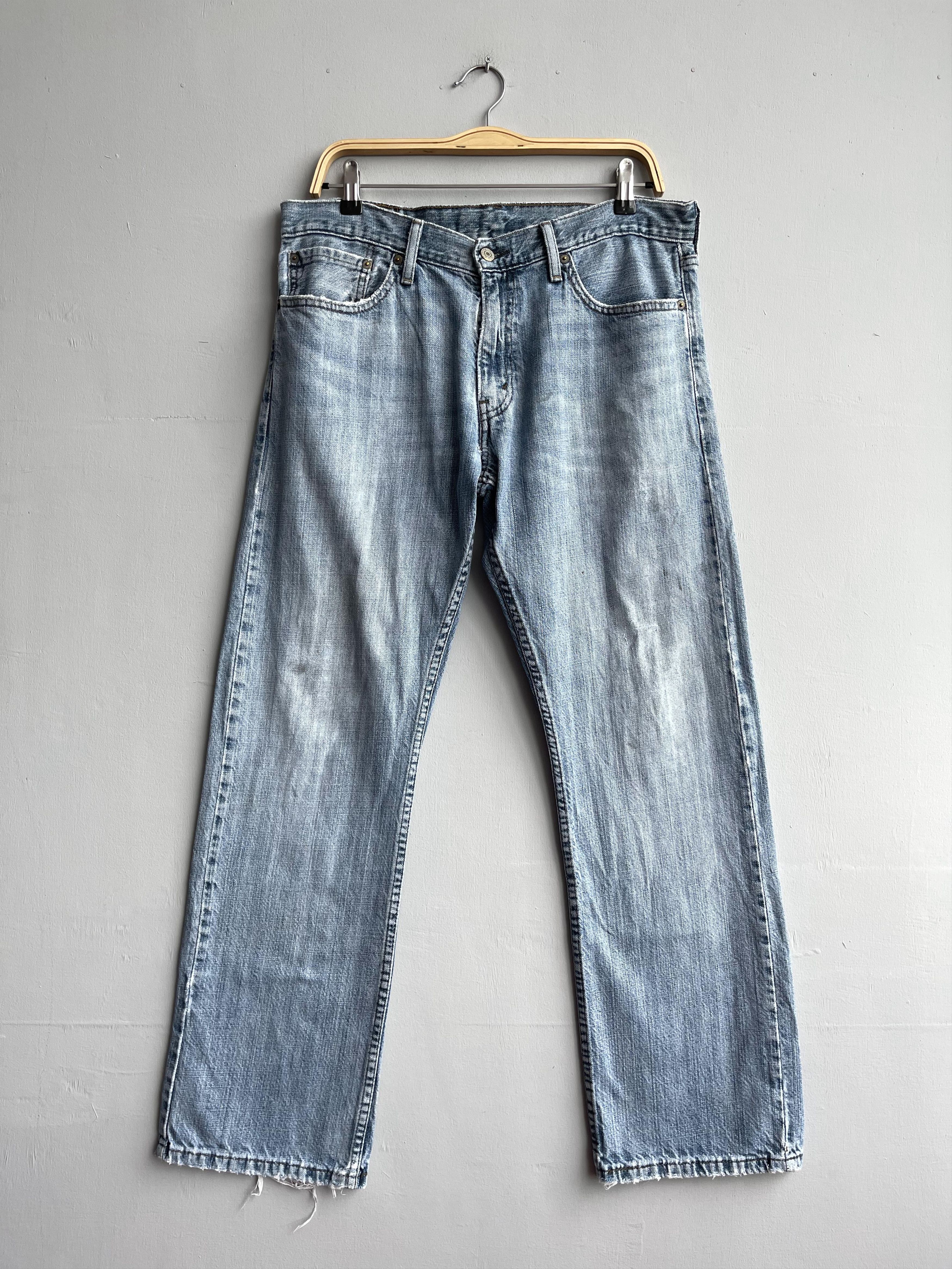 W35 L29 Vintage Levis 514 Distressed Dirty Ripped Jeans