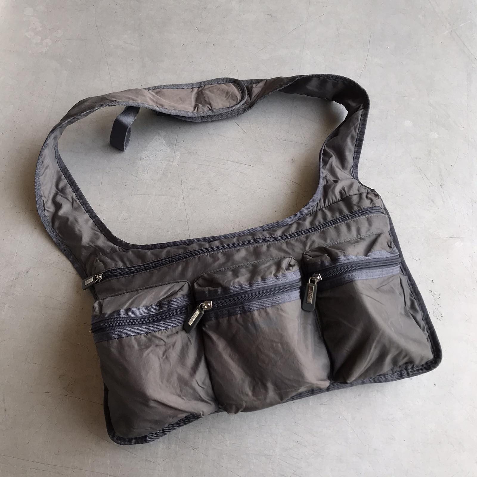 Esprit Vintage y2k RARE ESPRIT JAPANESE MILITARY CROSSBODY BAG Size ONE SIZE - 1 Thumbnail