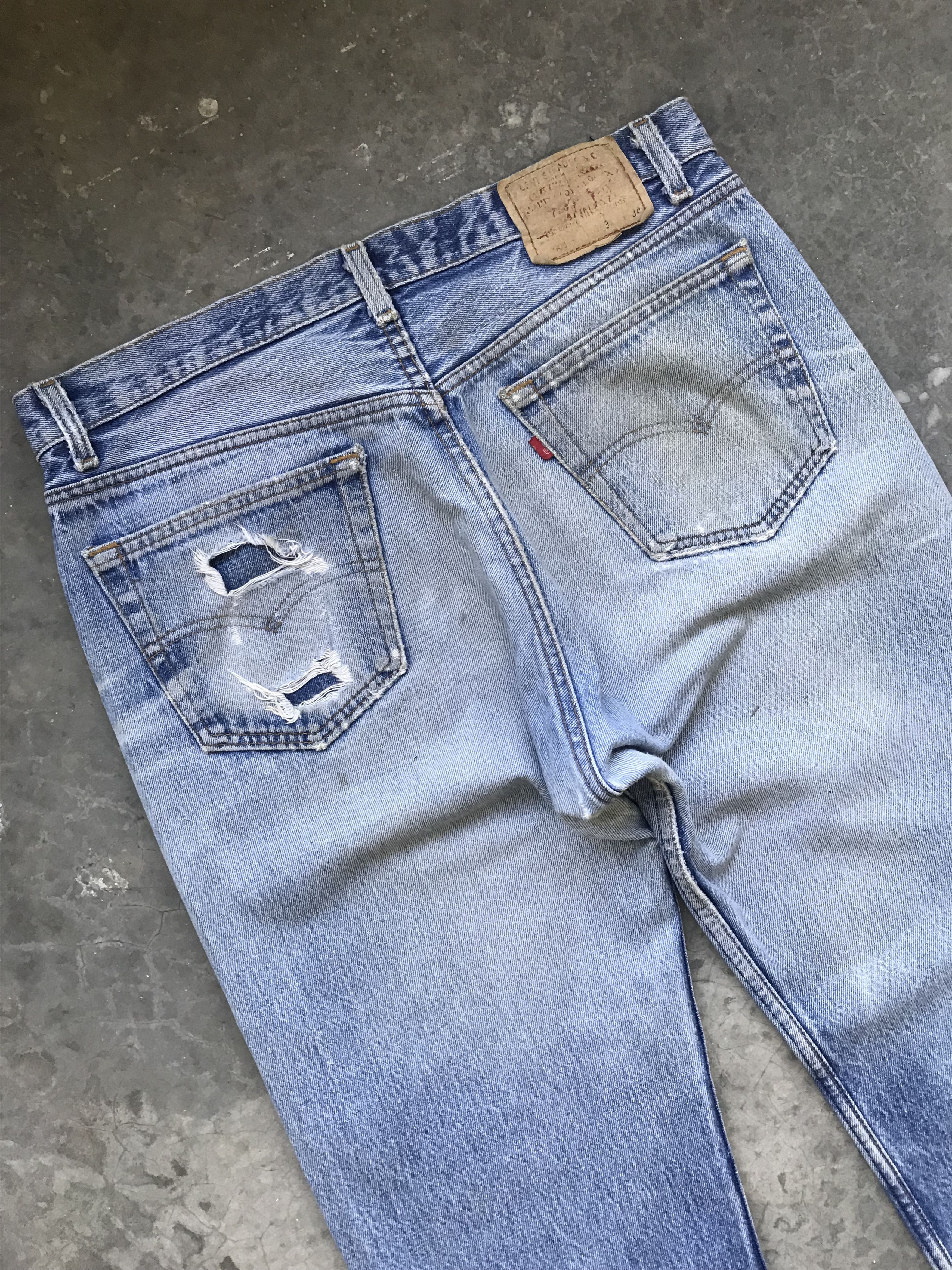 Levi's × Vintage VLEV3 - Vintage 90s Levis 501xx USA Distresed Denim Size US 33 - 10 Thumbnail