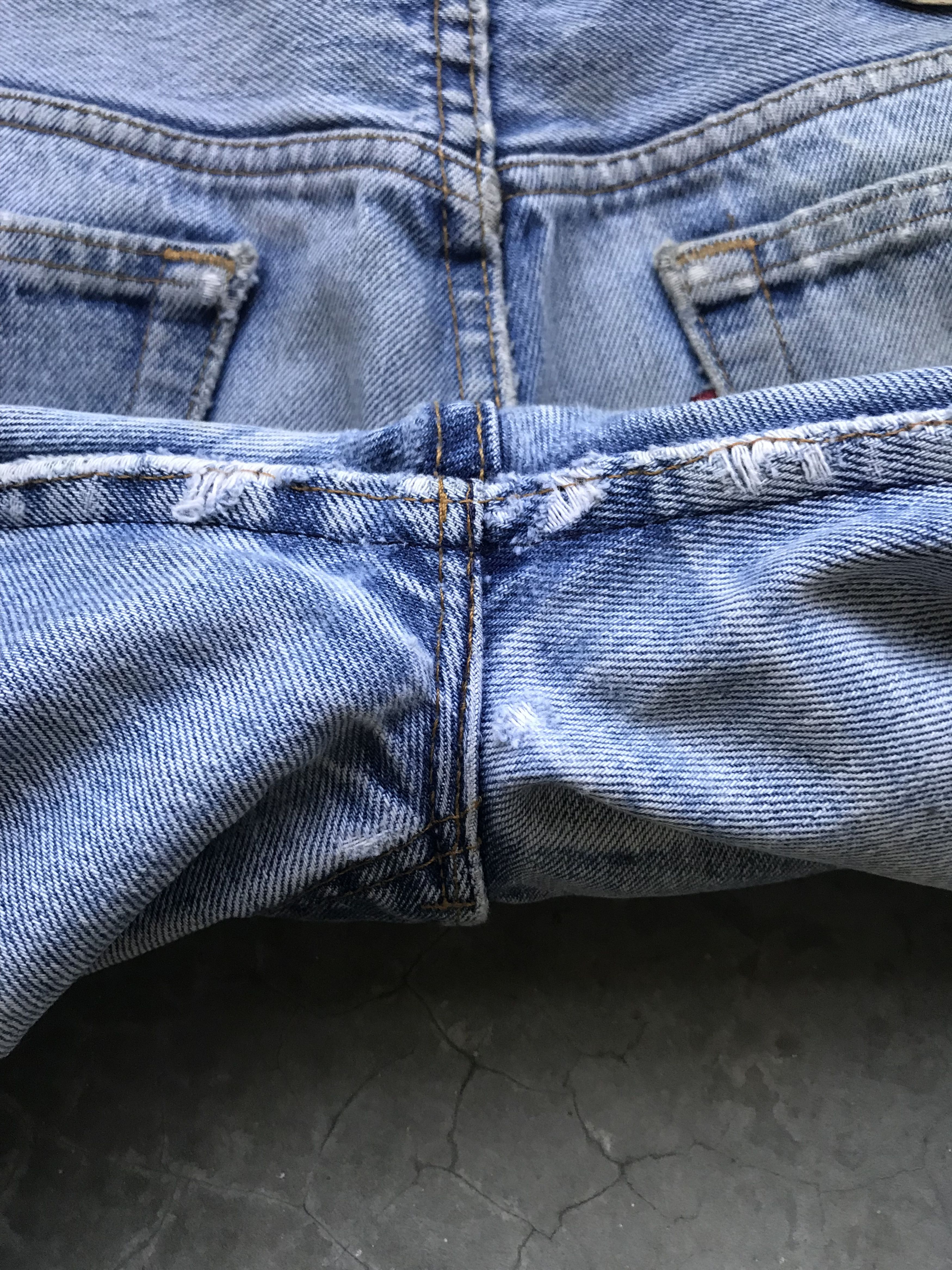 Levi's × Vintage VLEV3 - Vintage 90s Levis 501xx USA Distresed Denim Size US 33 - 15 Thumbnail