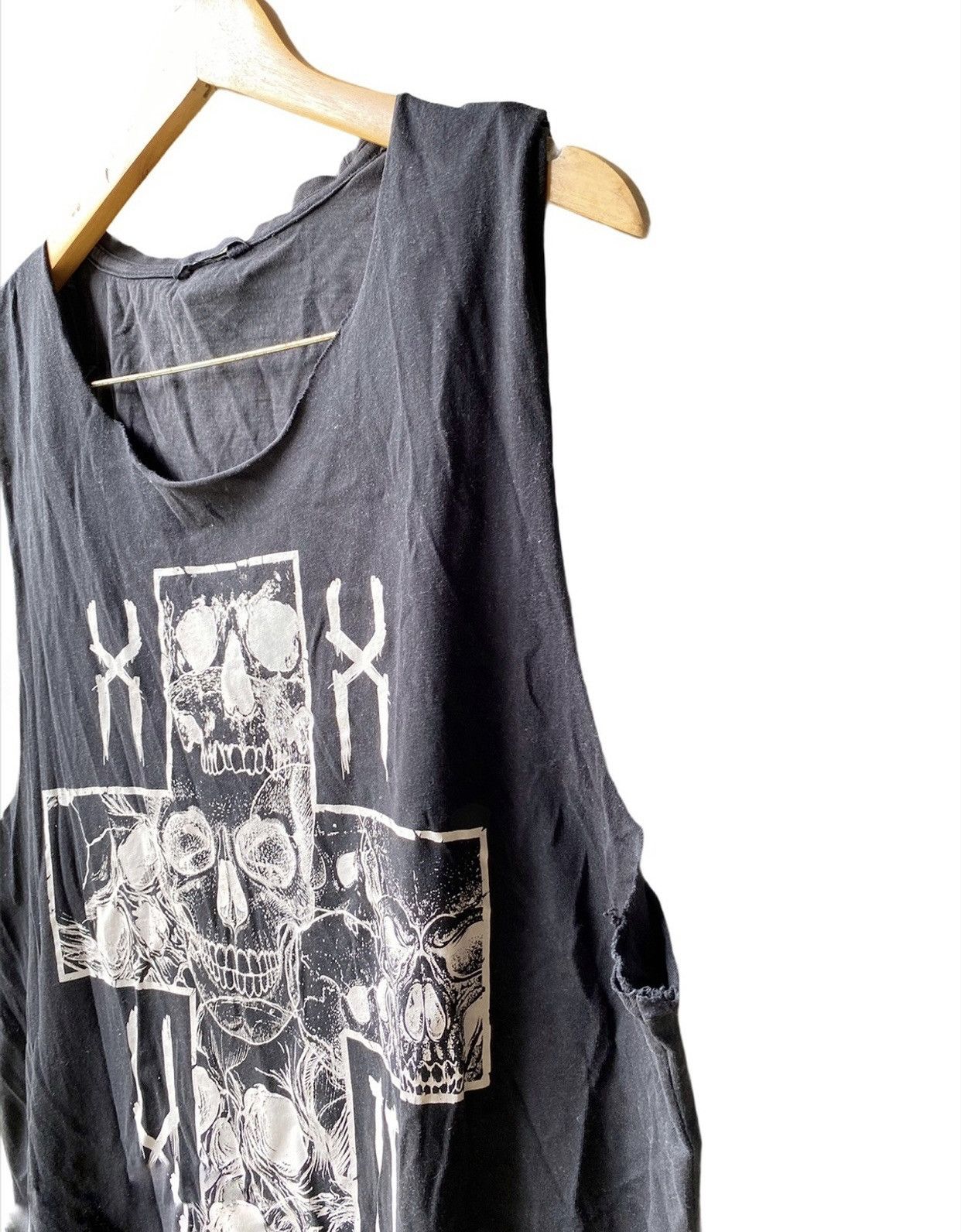Japanese Brand × Seditionaries Skulls Singlet Tee Distressed Black Size US L / EU 52-54 / 3 - 3 Thumbnail