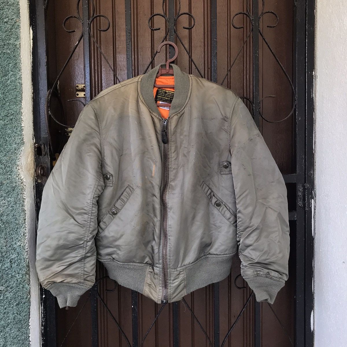 Avirex Vintage Sun Faded Avirex Usaf MA-1 Bomber Jacket Zip Emar Size US L / EU 52-54 / 3 - 1 Thumbnail