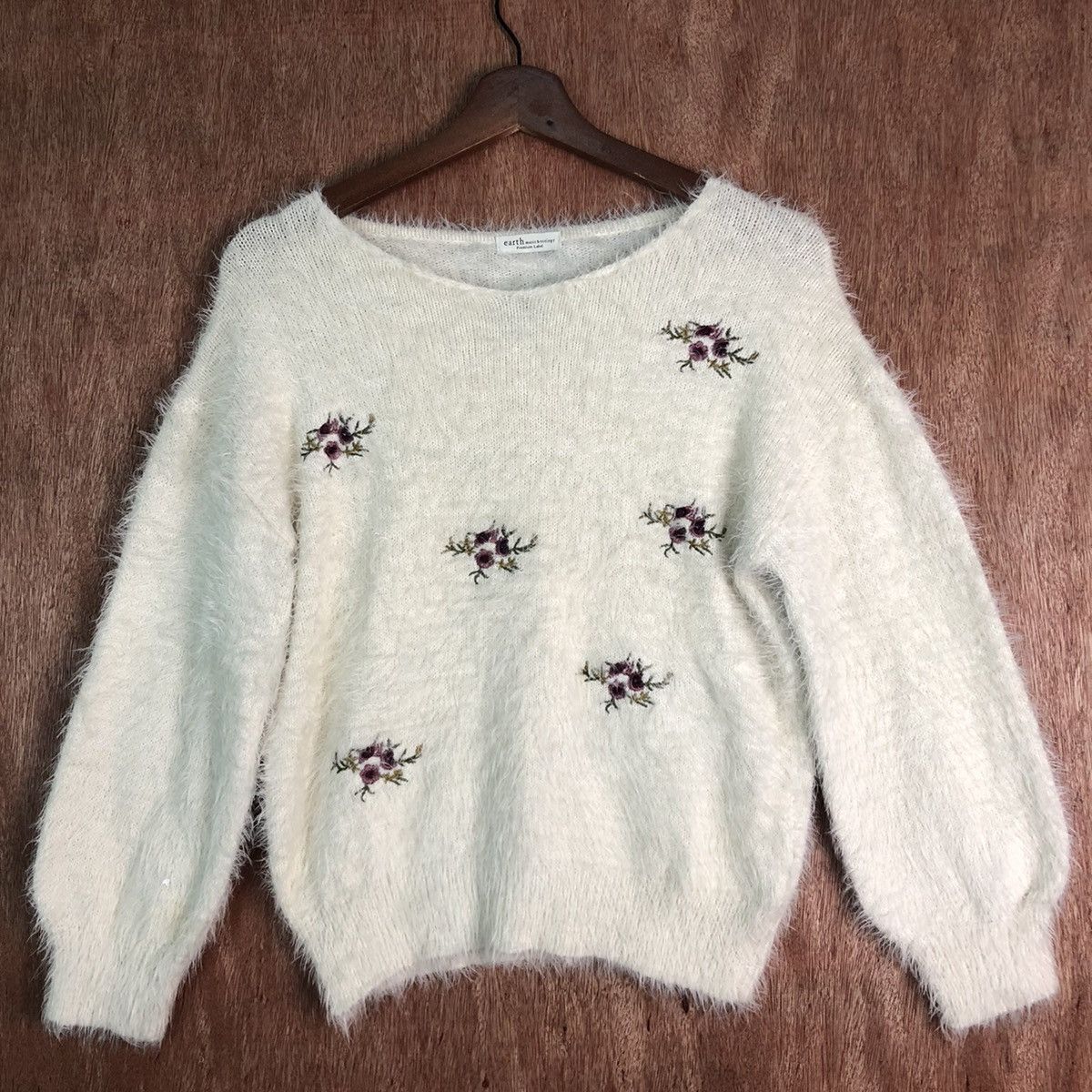 Homespun Knitwear × Japanese Brand DLL Earth Music & Ecology White shaggy Mohair Knitwear #c226 Size US S / EU 44-46 / 1 - 3 Thumbnail