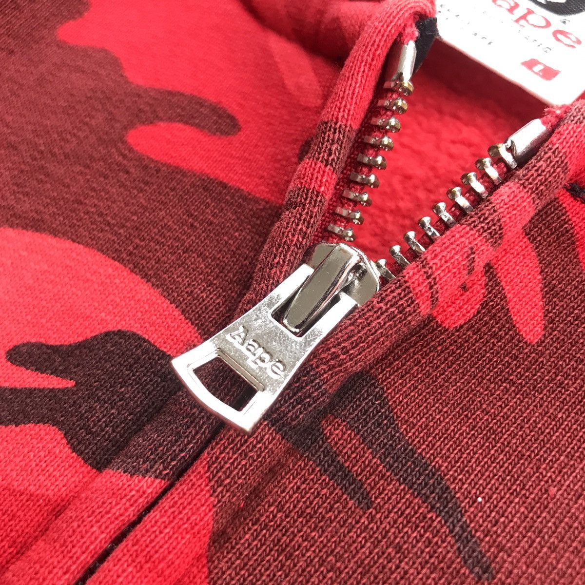 Aape Aape by Bathing Ape 2013 Red Camouflage CNY Hoodie Zipper Size US M / EU 48-50 / 2 - 7 Thumbnail