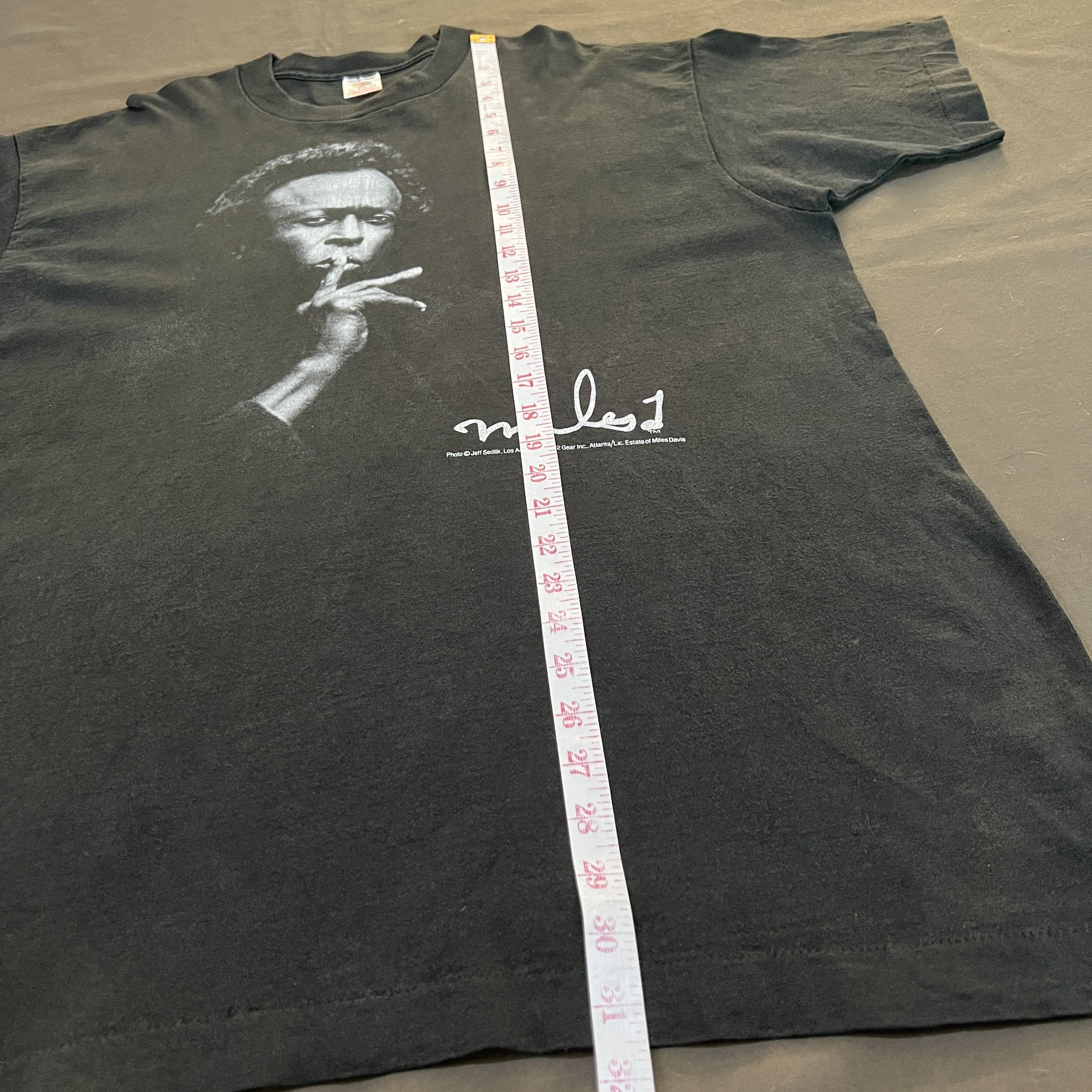 Vintage 90s Miles Davis By Jeff Sedlik portraits Jazz Tee XL Faded Size US XL / EU 56 / 4 - 10 Thumbnail