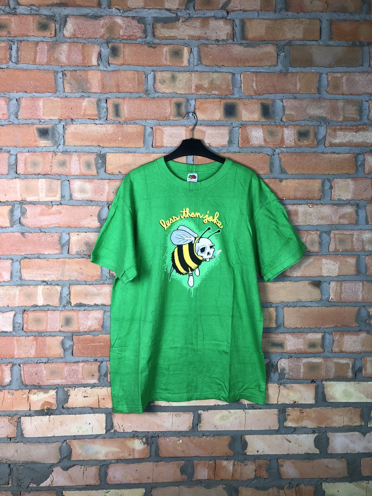 VINTAGE BANDS T-SHIRT