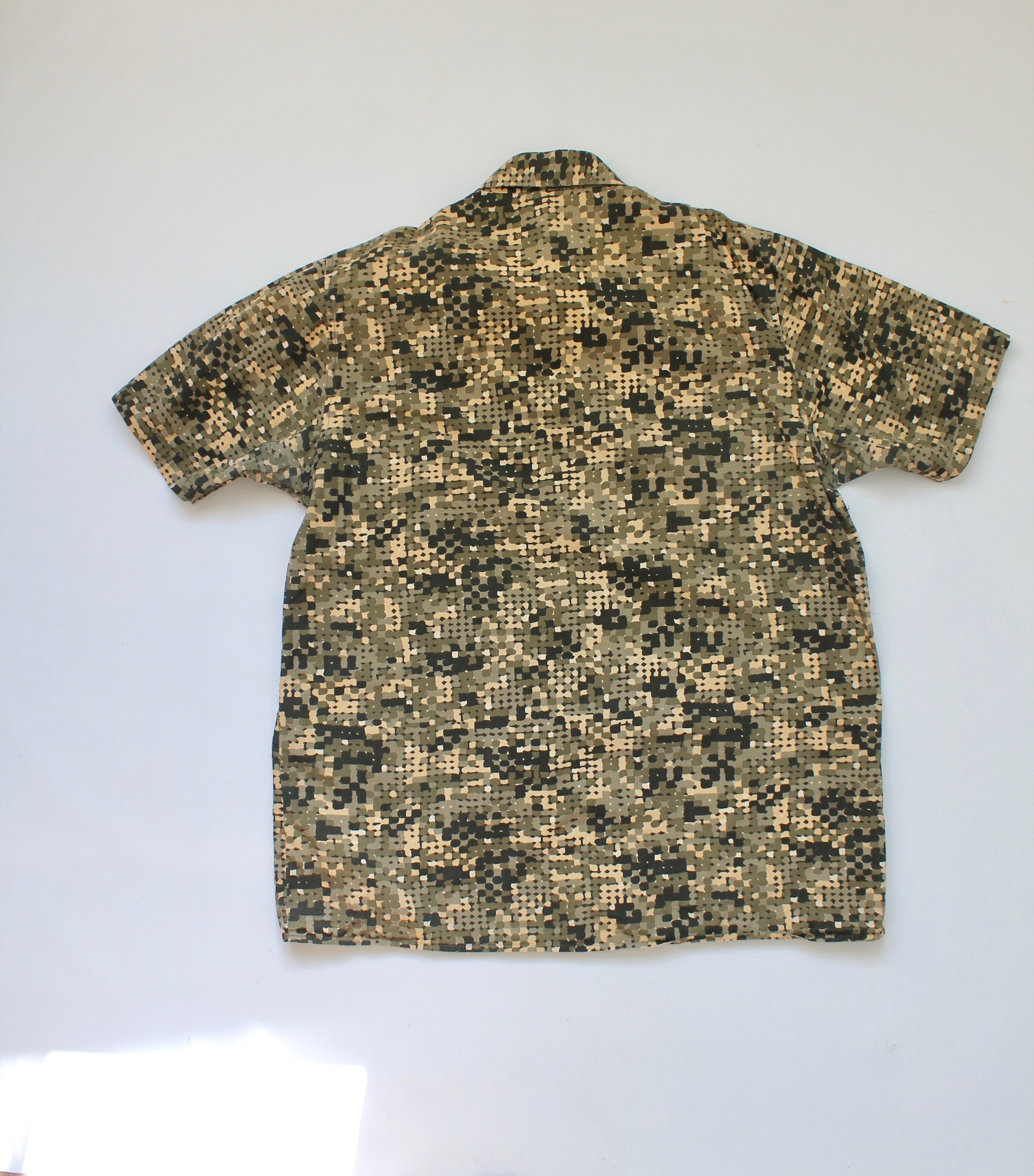 Carhartt VINTAGE! Carhartt Camo Shirt Short Sleeve XL Size US XL / EU 56 / 4 - 9 Thumbnail