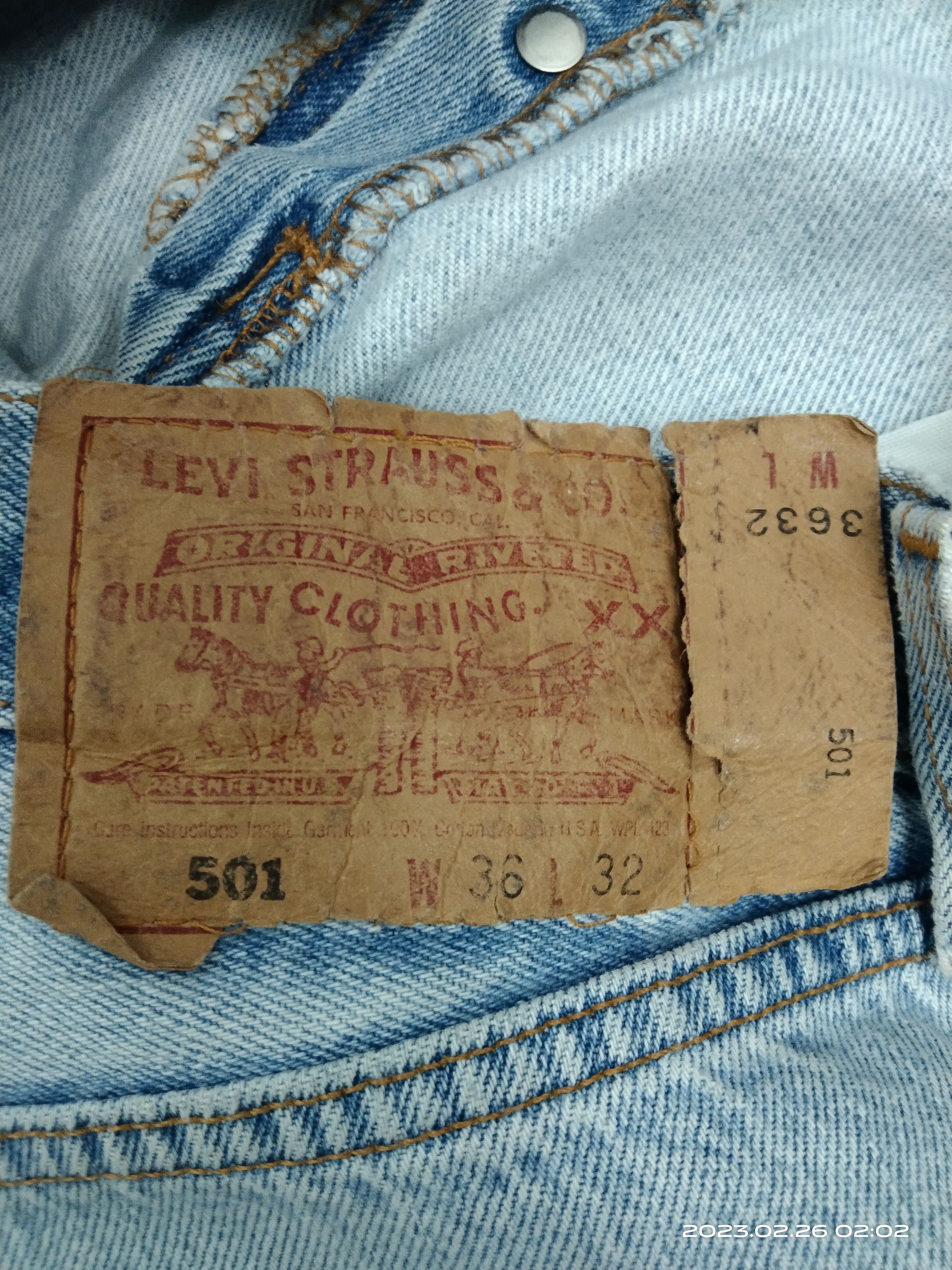 THRASH RIPED VINTAGE 90s LEVIS 501 DENIM PANTS