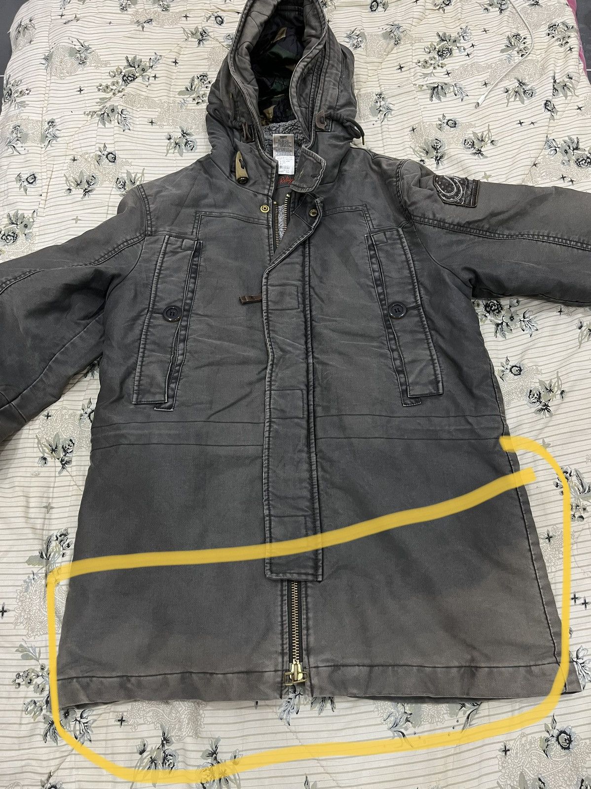 True Religion W. VINTAGE TRUE RELIGION DISTRESSED HOODIE JACKET Size US M / EU 48-50 / 2 - 12 Thumbnail