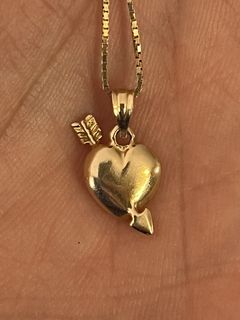 Supreme gold heart on sale and arrow pendant