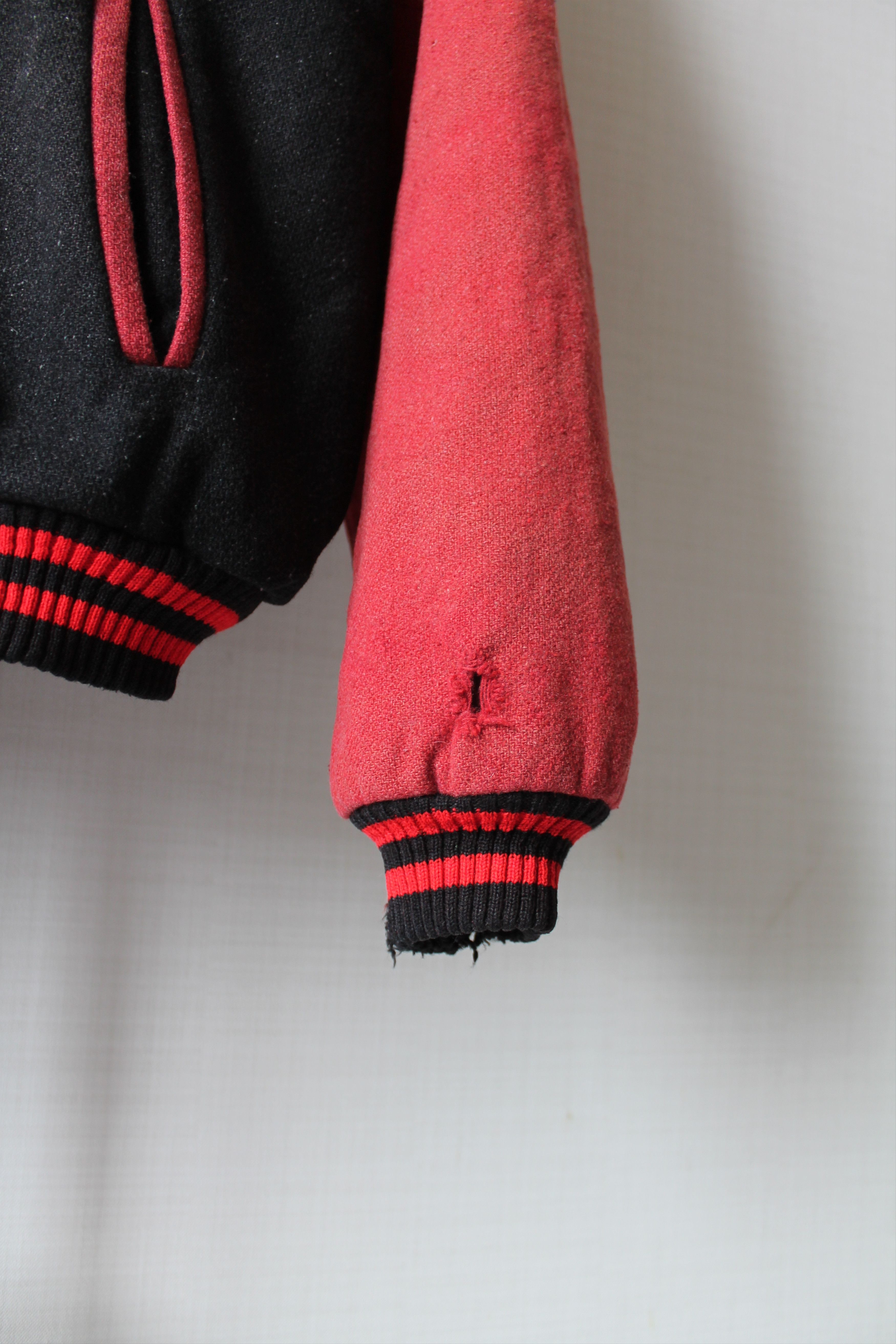 Other DIRTY DANCING Wool Bomber Varsity Jacket Worn Faded Size US L / EU 52-54 / 3 - 3 Thumbnail