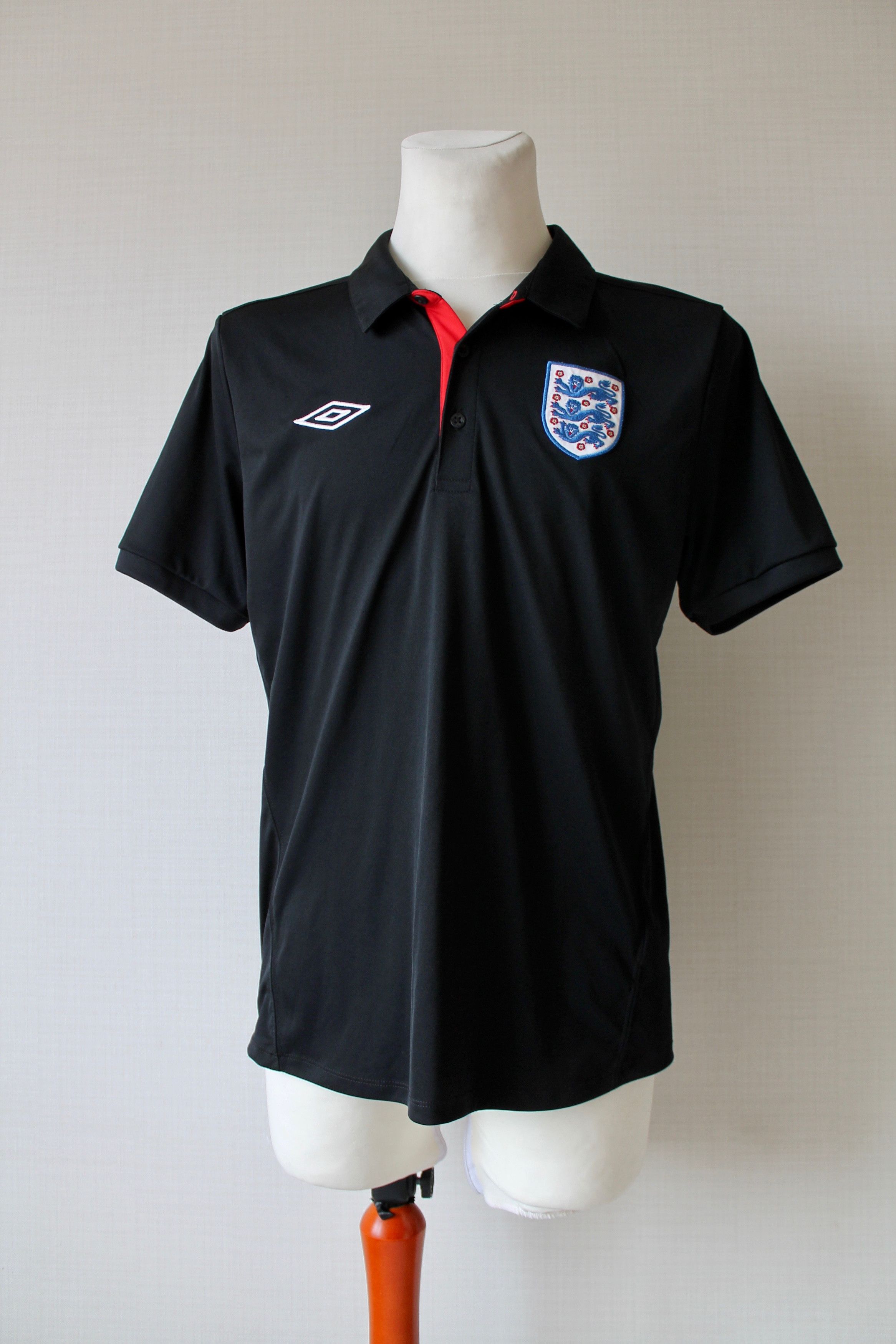 Umbro Umbro Soccer Jersey Vintage Polo Shirt Short Sleeve Size US L / EU 52-54 / 3 - 1 Thumbnail