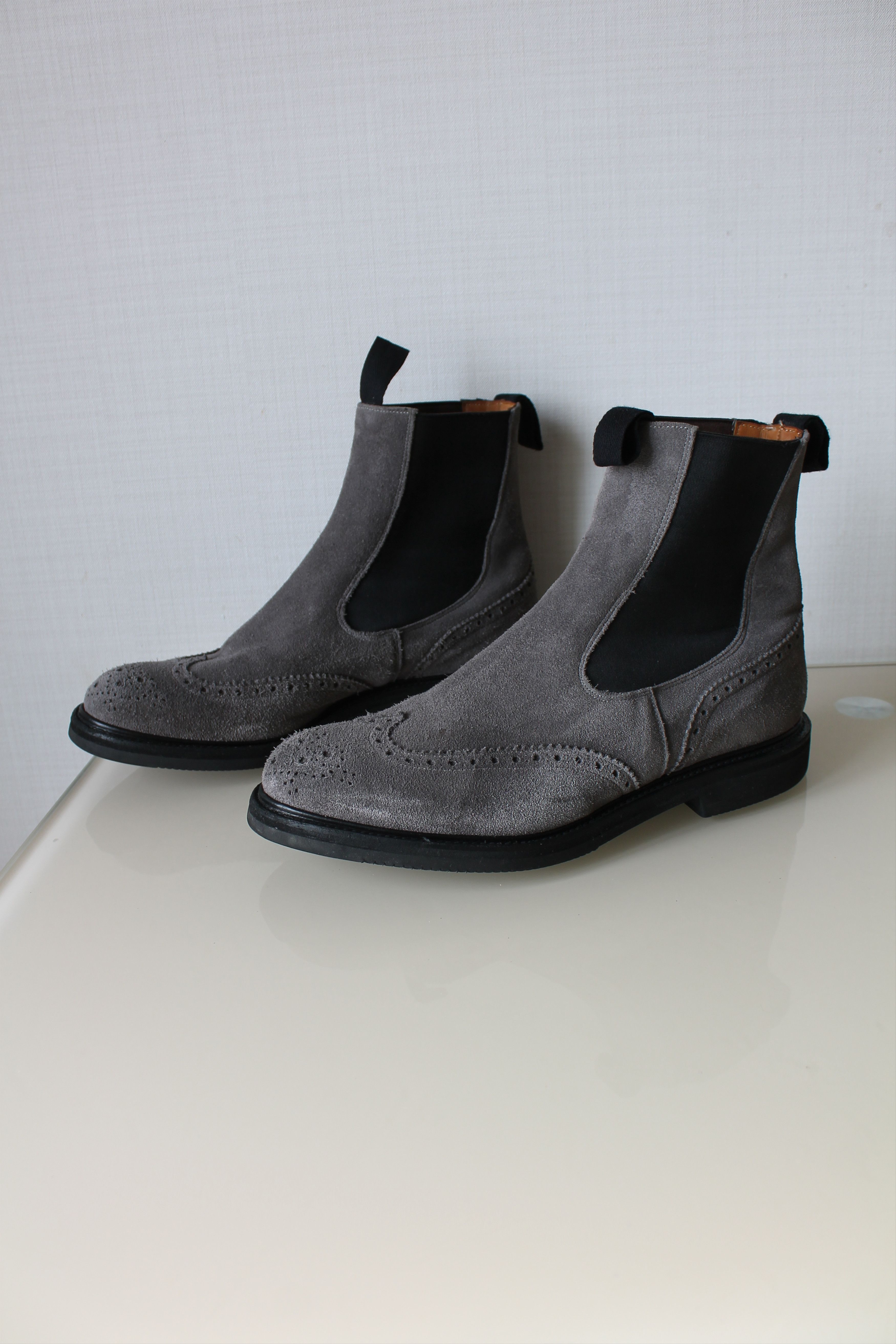 TRICKERS BOURTON UK7.5 グレー Vibram スエード bourton-country-shoe-