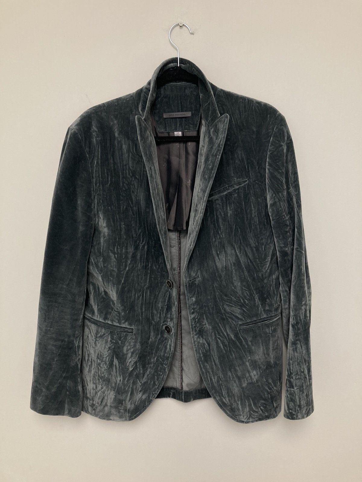 Crushed velvet jacket. 48
