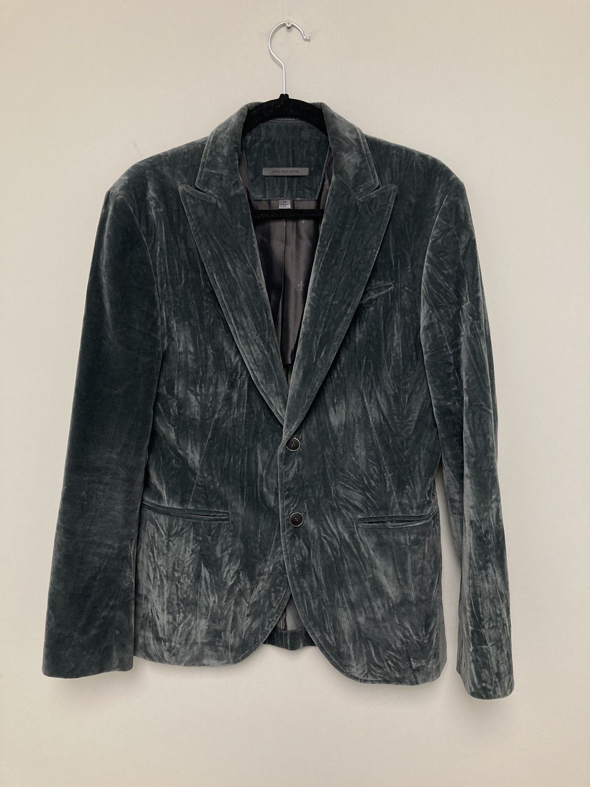 Crushed velvet jacket. 48