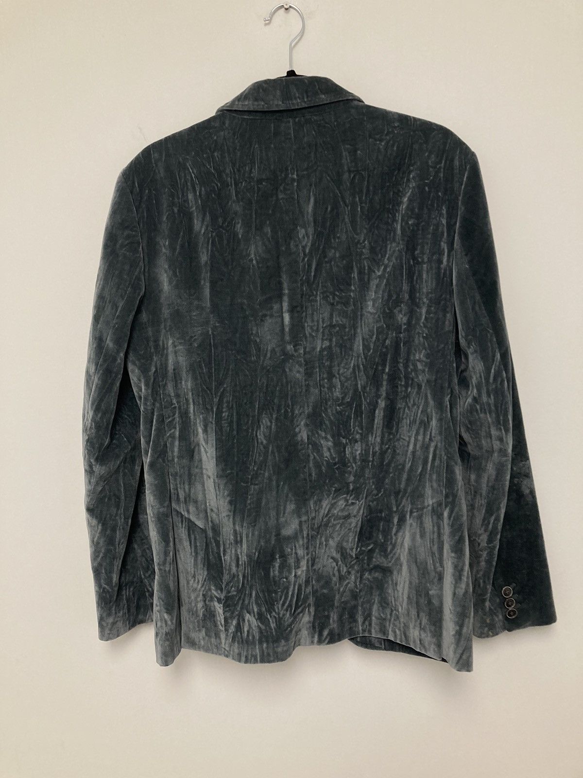 Crushed velvet jacket. 48