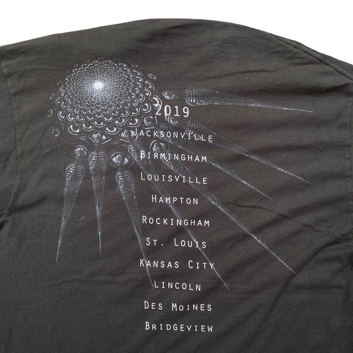 Band Tees Tool Los Angeles California Tour 2019 Band Shirt. #W Size US XL / EU 56 / 4 - 6 Thumbnail