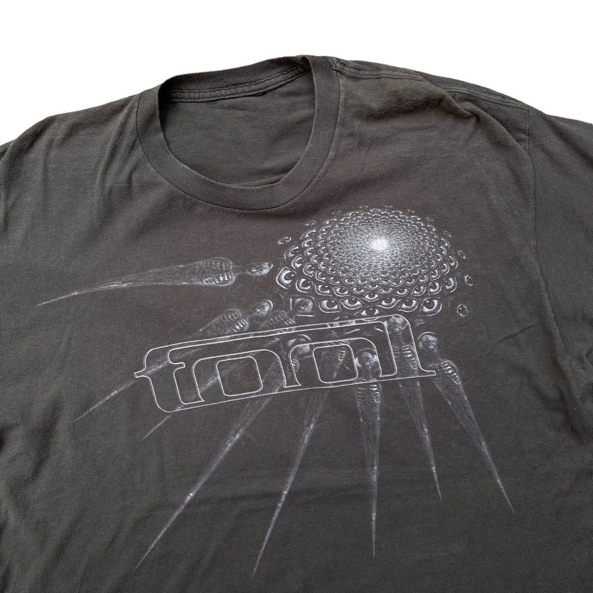 Band Tees Tool Los Angeles California Tour 2019 Band Shirt. #W Size US XL / EU 56 / 4 - 2 Thumbnail