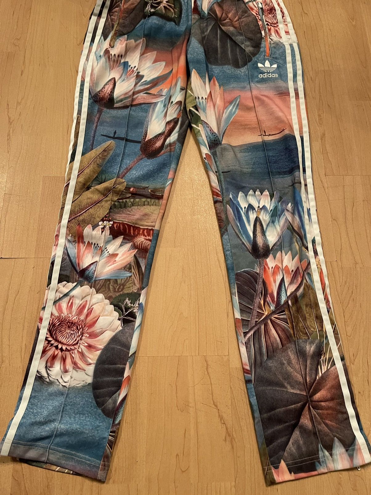Adidas × Designer Adidas floral flowers printed pants Size 28" / US 6 / IT 42 - 4 Thumbnail