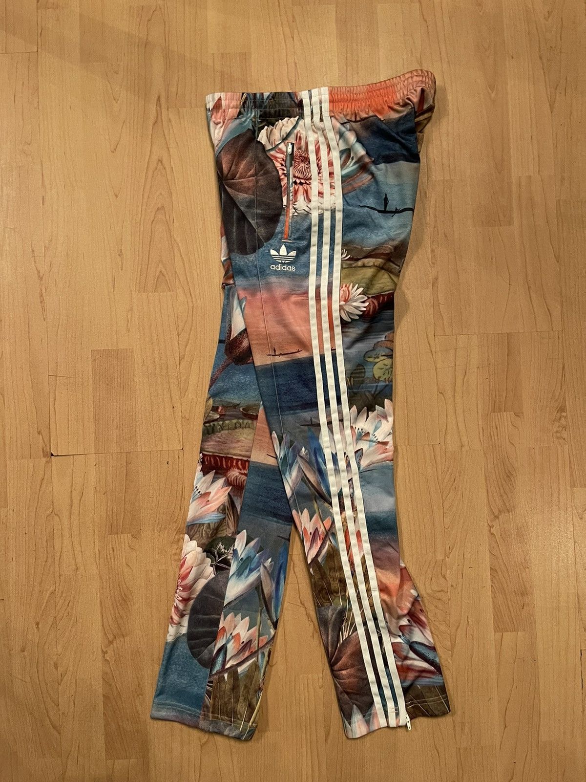 Adidas × Designer Adidas floral flowers printed pants Size 28" / US 6 / IT 42 - 2 Thumbnail