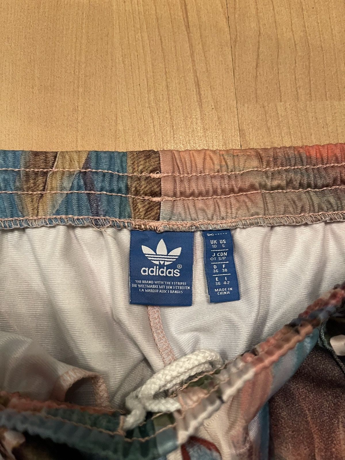 Adidas × Designer Adidas floral flowers printed pants Size 28" / US 6 / IT 42 - 7 Thumbnail