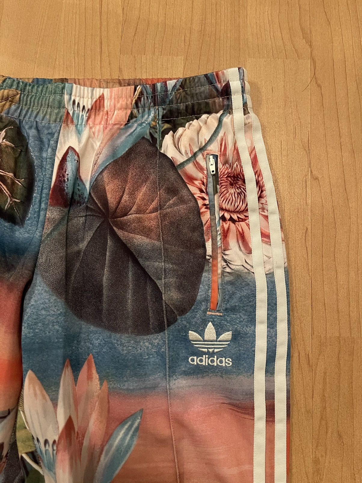 Adidas × Designer Adidas floral flowers printed pants Size 28" / US 6 / IT 42 - 3 Thumbnail