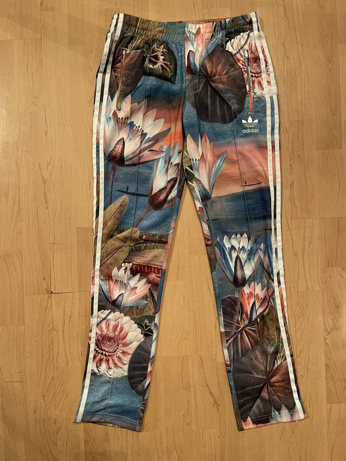 Adidas × Designer Adidas floral flowers printed pants Size 28" / US 6 / IT 42 - 1 Thumbnail