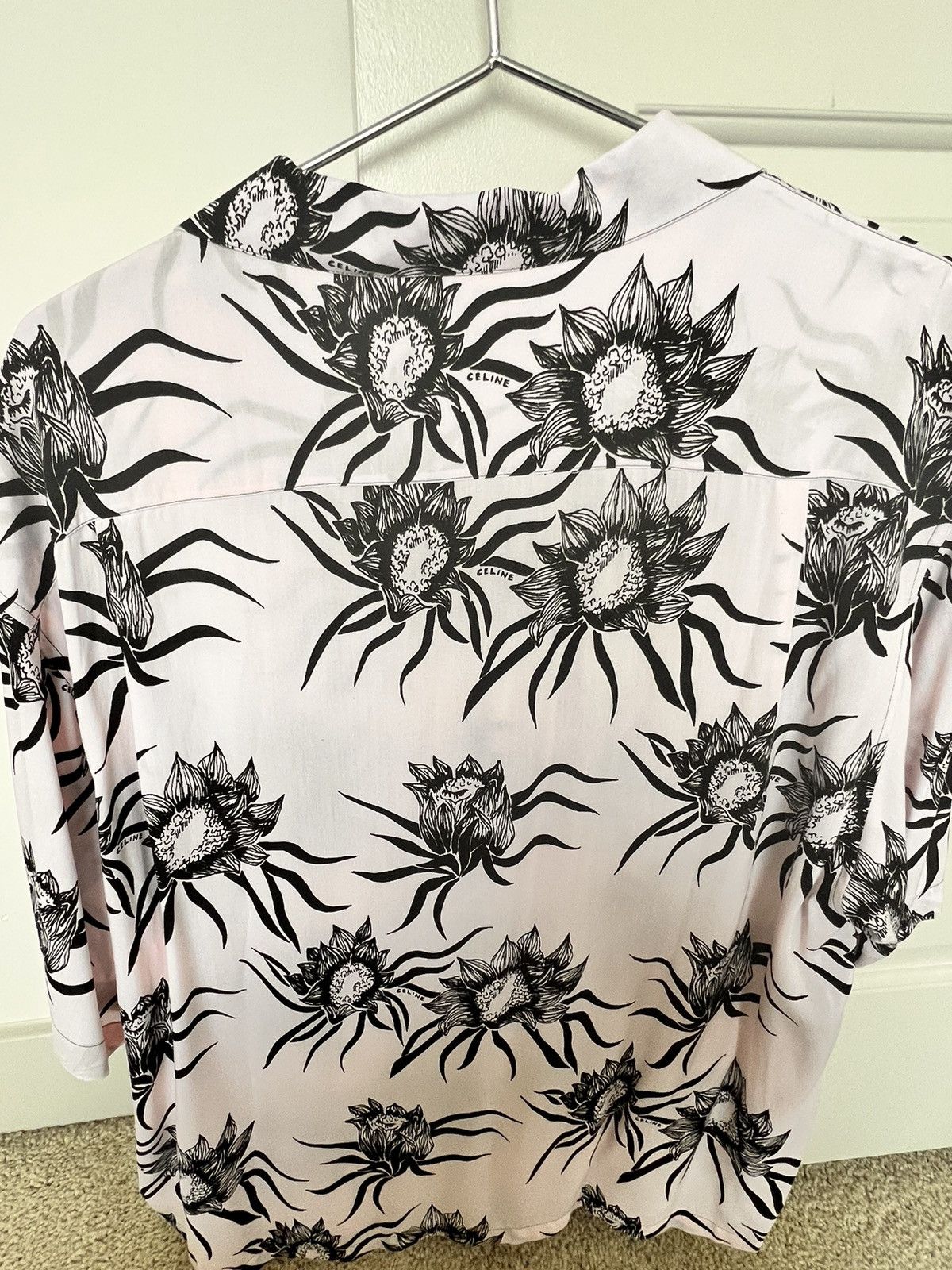 シャツ Celine Hawaiian Shirt Celine Hawaiian Shirt in Viscose with Artist Print Pink/Noir