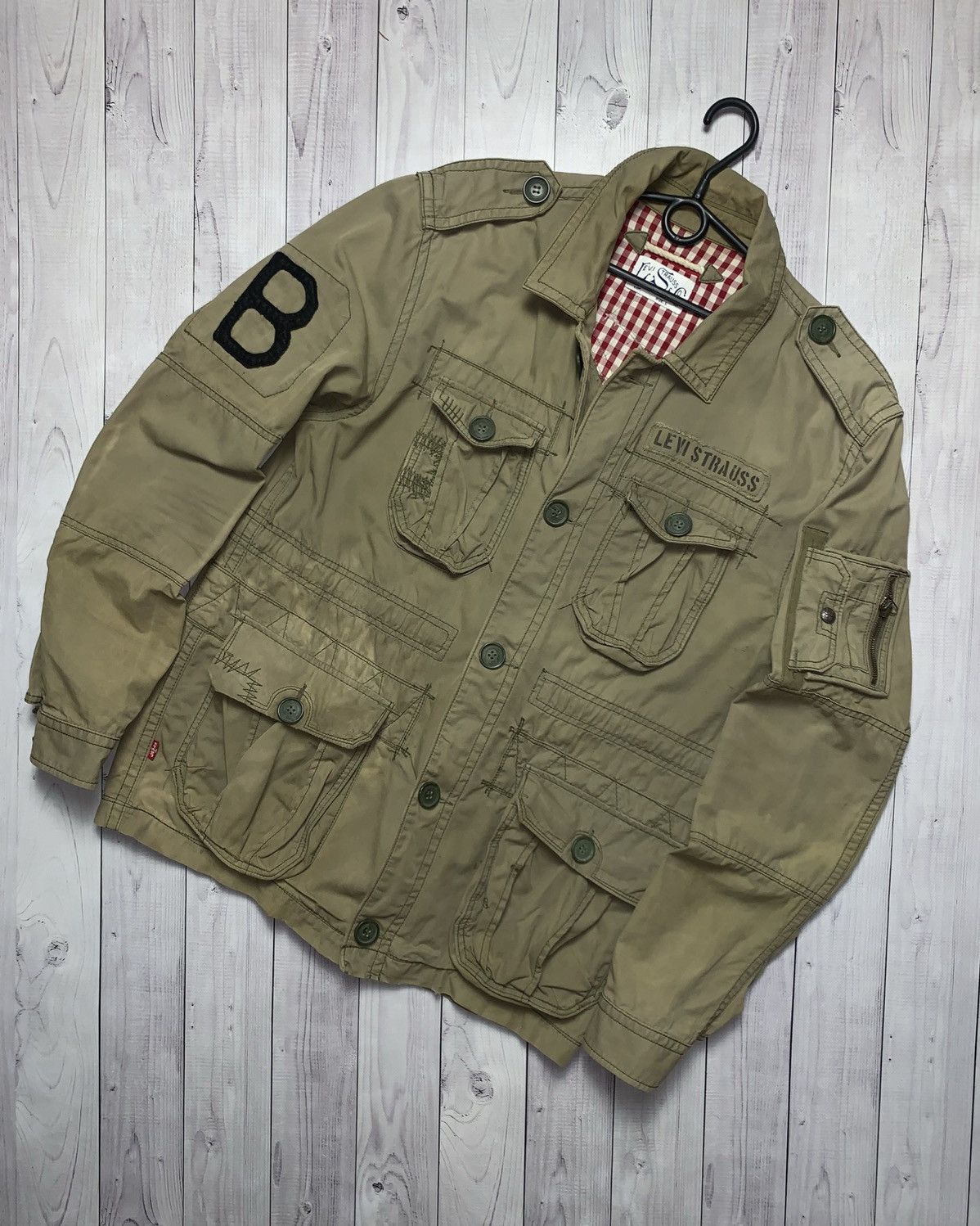 Levi's Vintage Clothing Vintage Levis denim jacket rare multi pocket distressed Y2K Size US L / EU 52-54 / 3 - 1 Thumbnail