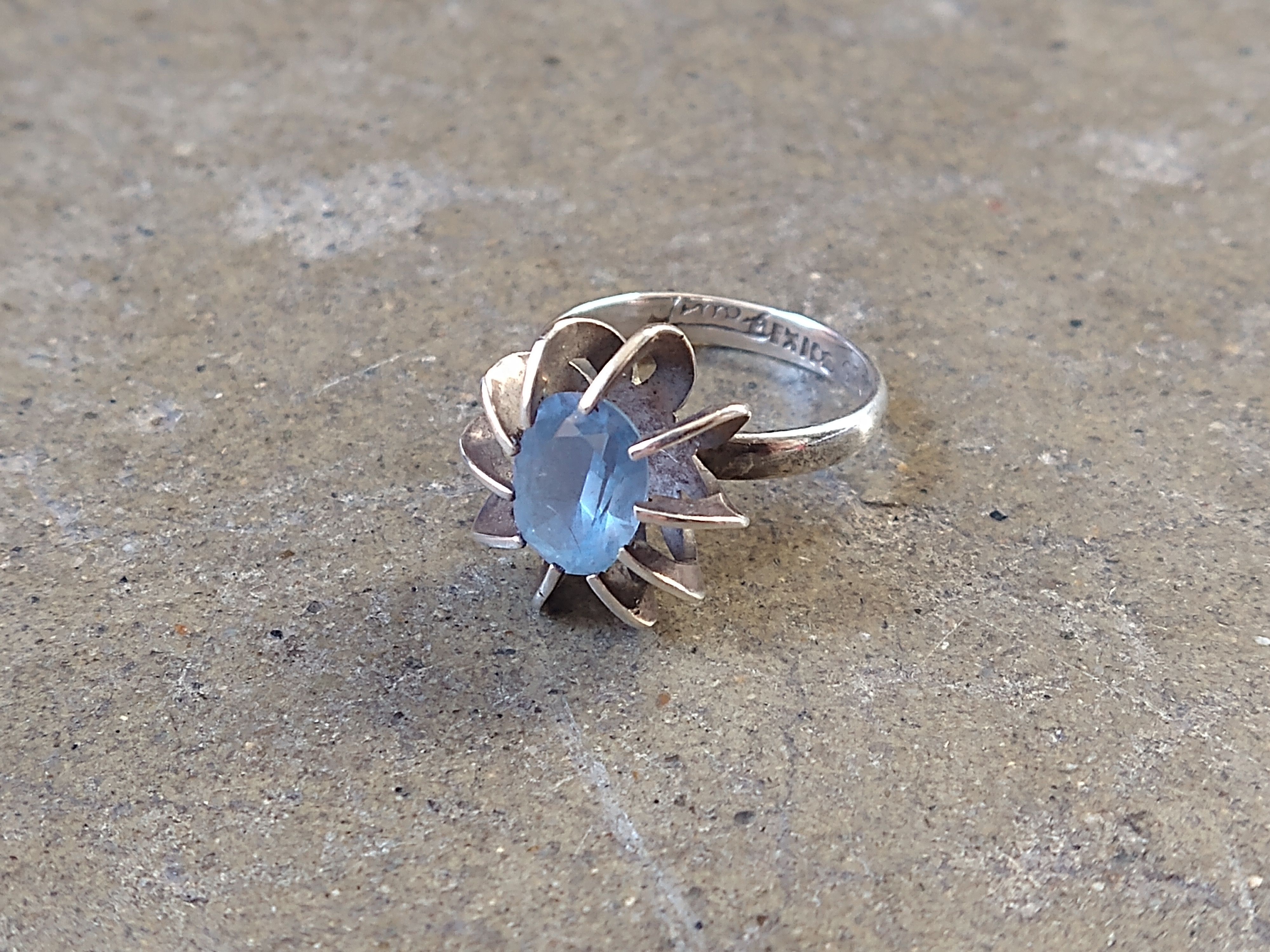 Jewelry x Sterling Silver Vintage Sterling Silver Ring Size 7.5 Blue Cz Modern 3.9G in Blue/Silver