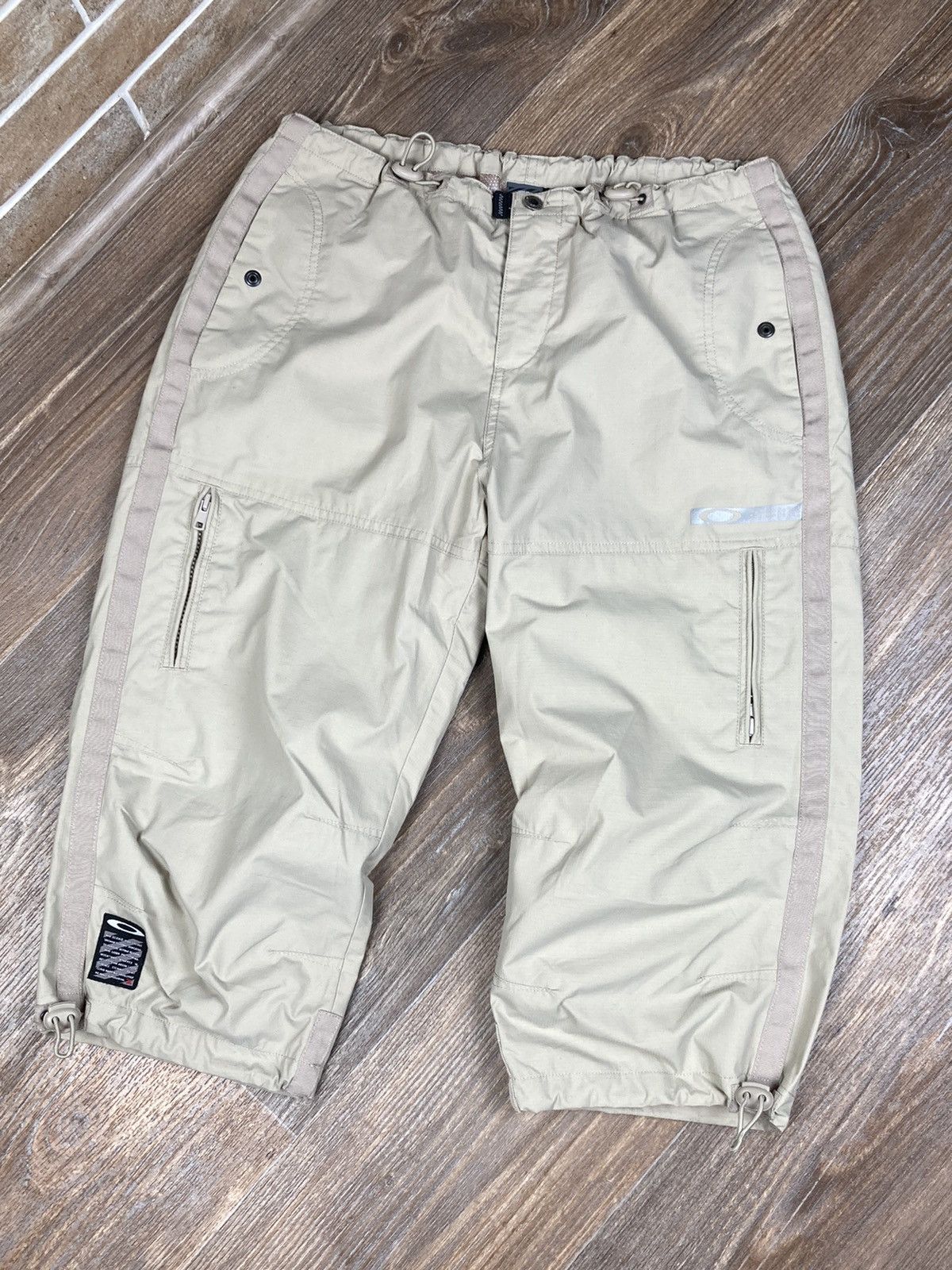 Oakley Vintage Oakley multi pocket nylon cargo shorts Size US 32 / EU 48 - 1 Thumbnail