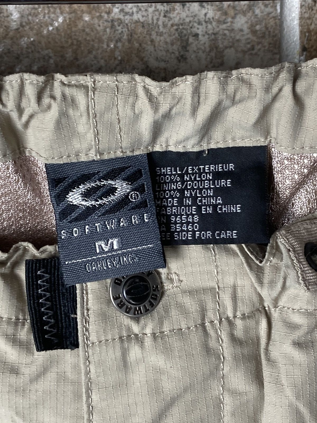 Oakley Vintage Oakley multi pocket nylon cargo shorts Size US 32 / EU 48 - 21 Thumbnail