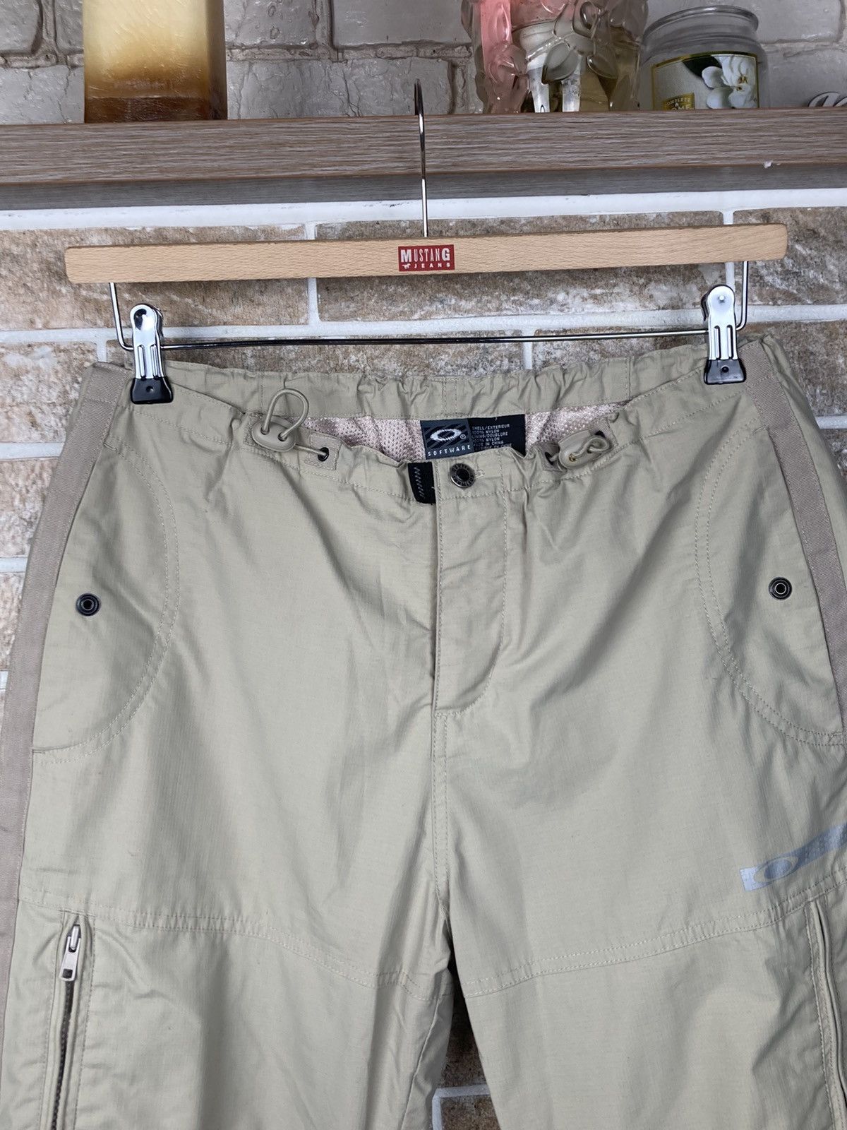 Oakley Vintage Oakley multi pocket nylon cargo shorts Size US 32 / EU 48 - 8 Thumbnail