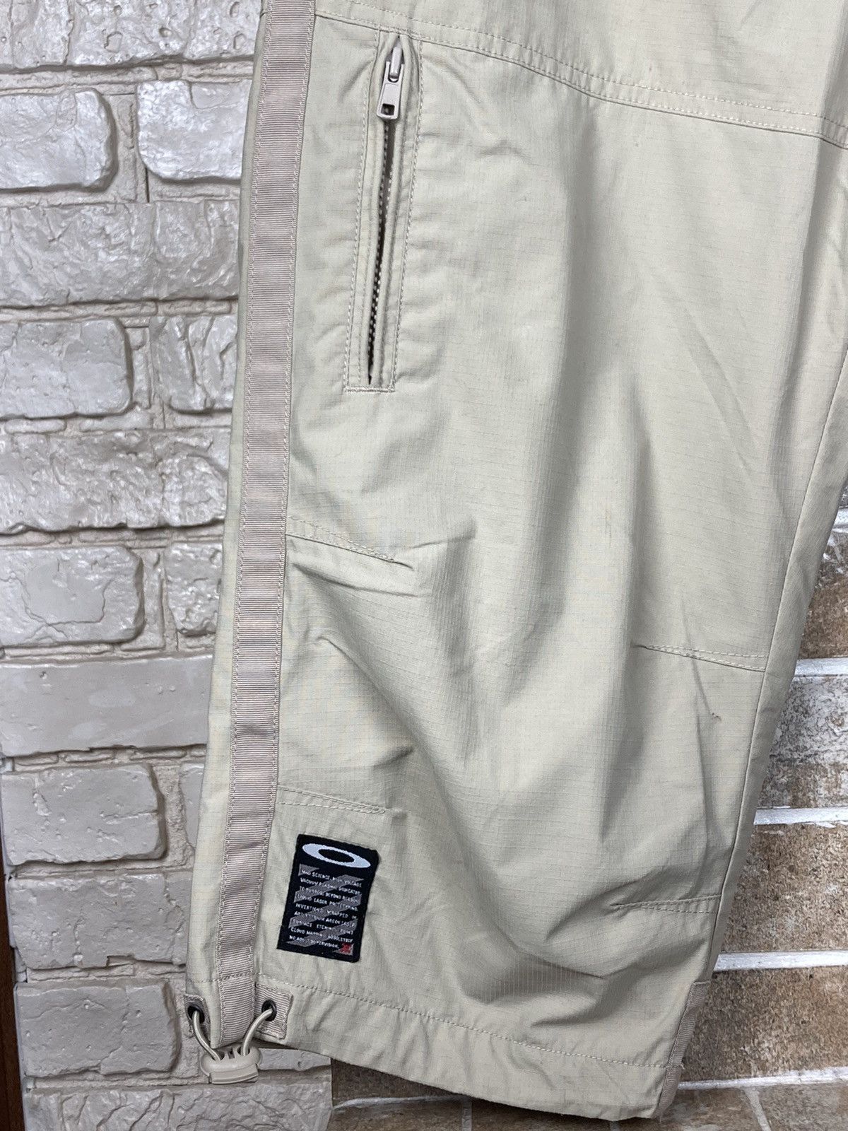 Oakley Vintage Oakley multi pocket nylon cargo shorts Size US 32 / EU 48 - 9 Thumbnail