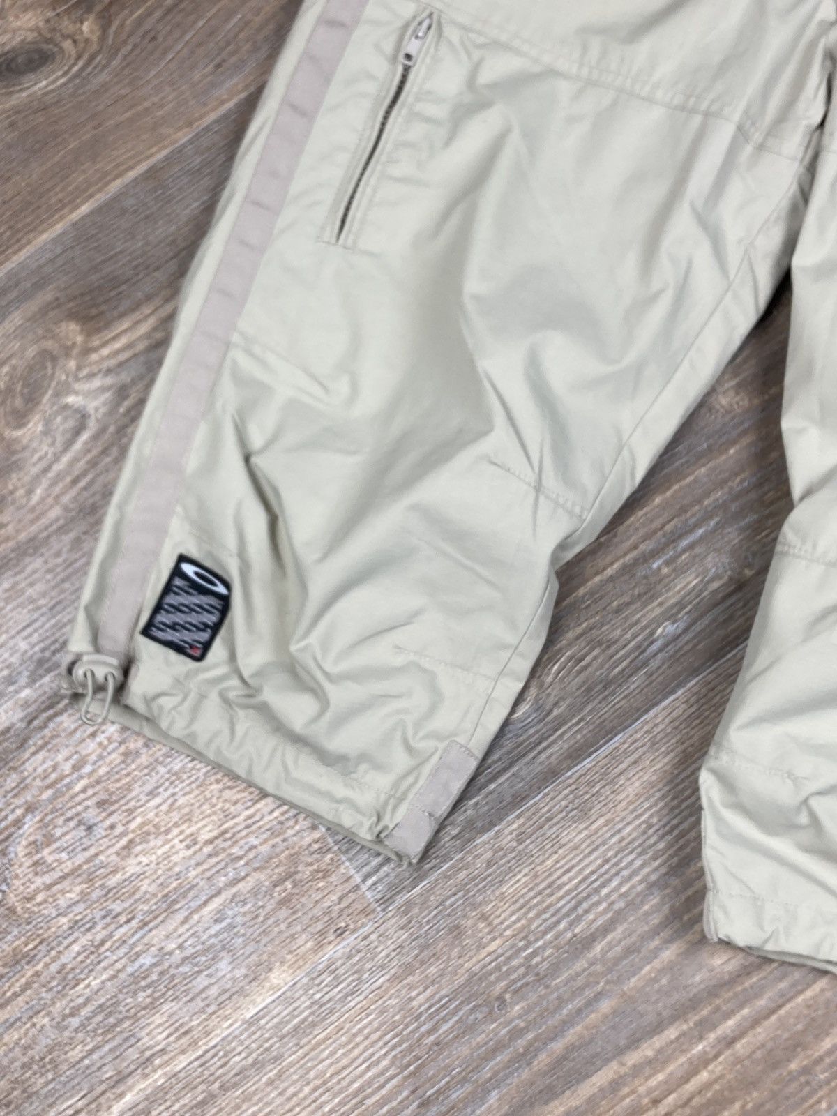Oakley Vintage Oakley multi pocket nylon cargo shorts Size US 32 / EU 48 - 3 Thumbnail