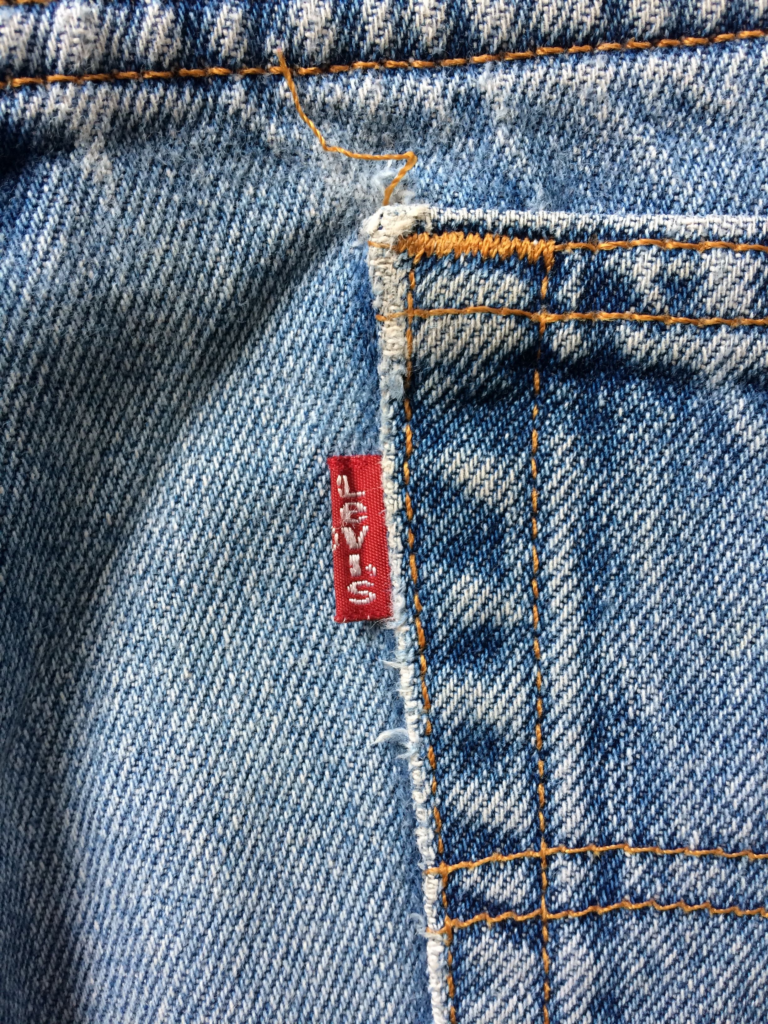 Levi's Vintage Levis 550 Light Wash Jeans #B-856 Size US 34 / EU 50 - 9 Thumbnail