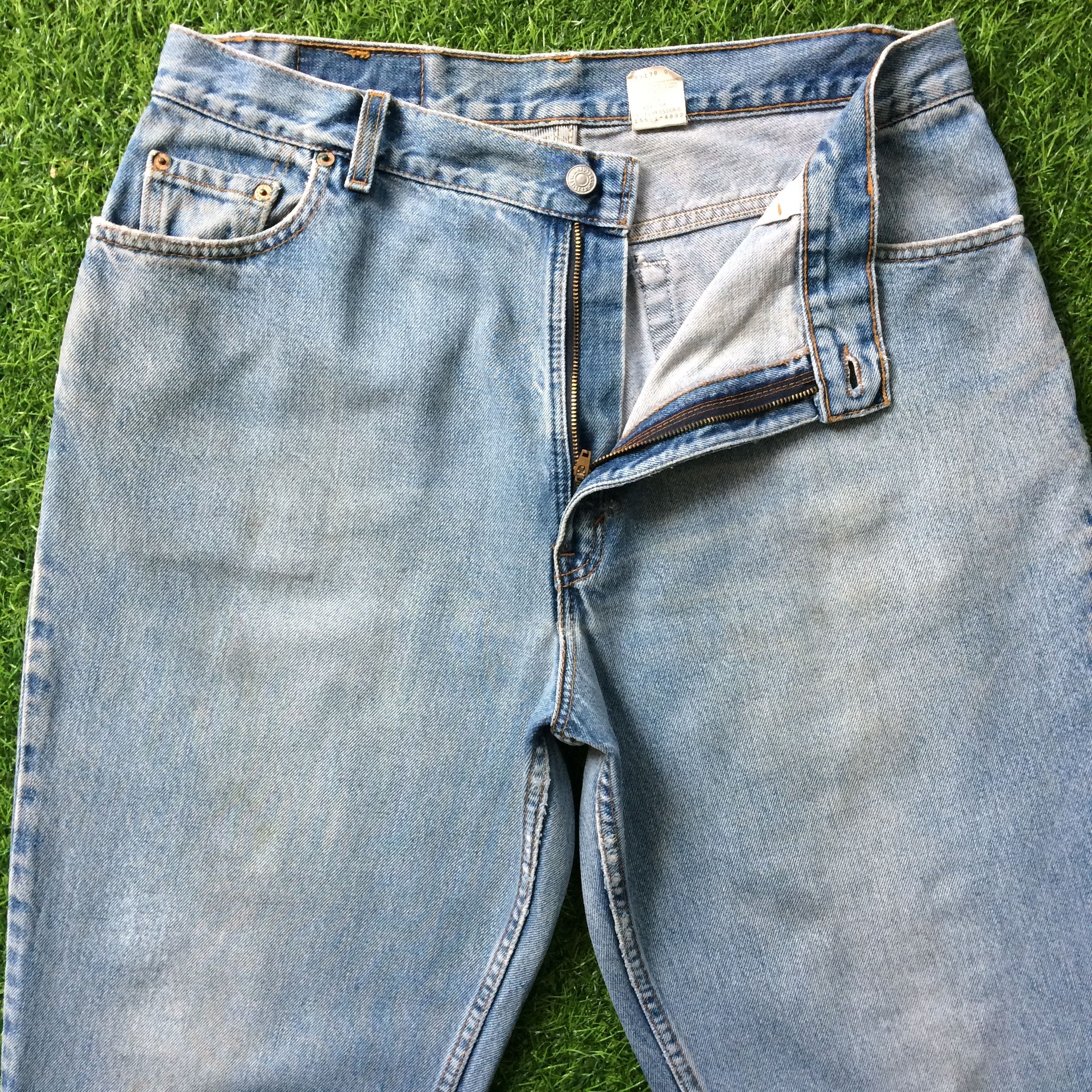 Levi's Vintage Levis 550 Light Wash Jeans #B-856 Size US 34 / EU 50 - 3 Thumbnail