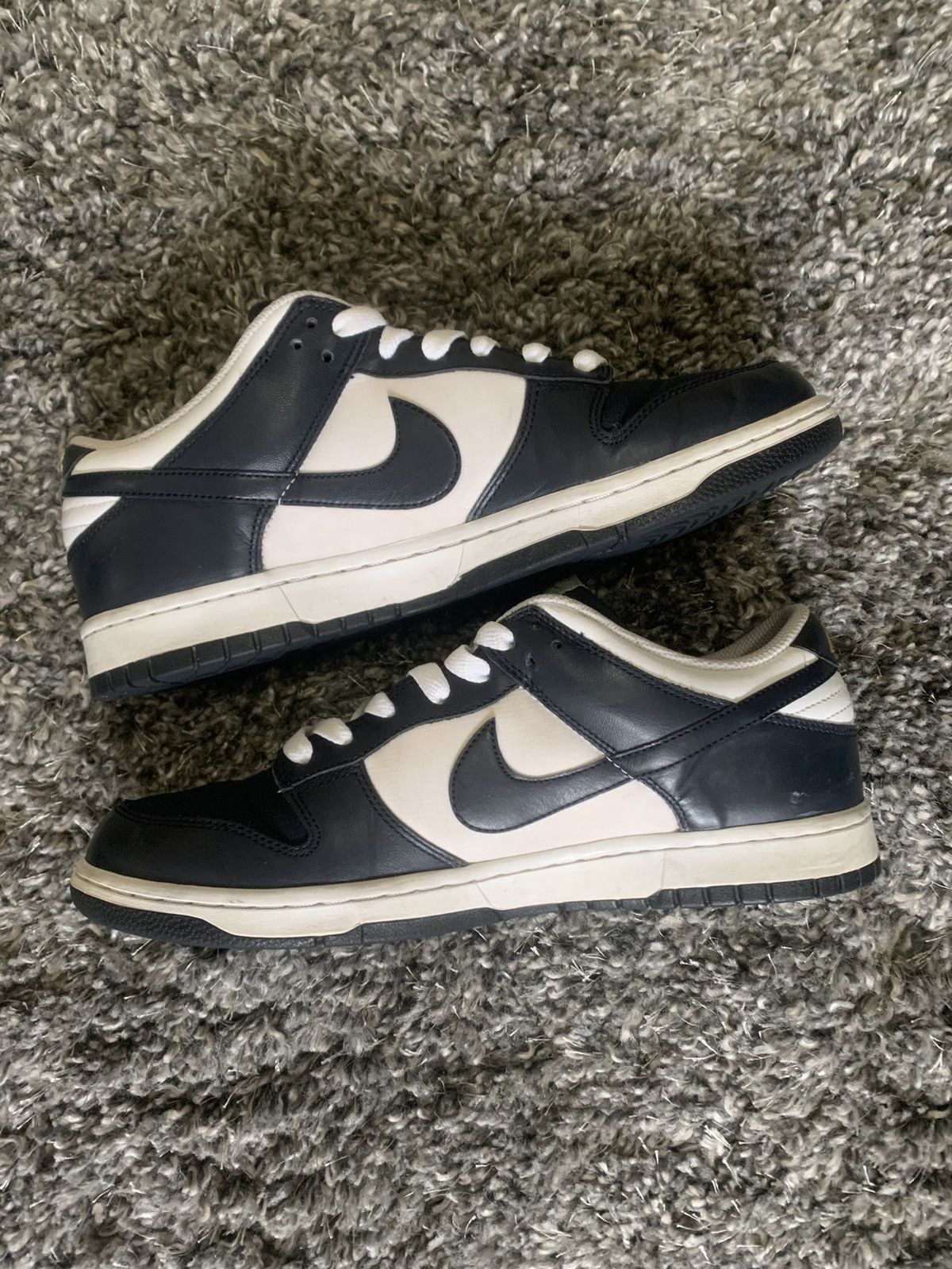 Nike Nike Dunk Low CL White/Dark Obsidian/Metallic Gold 2009 Size US 11 / EU 44 - 2 Thumbnail