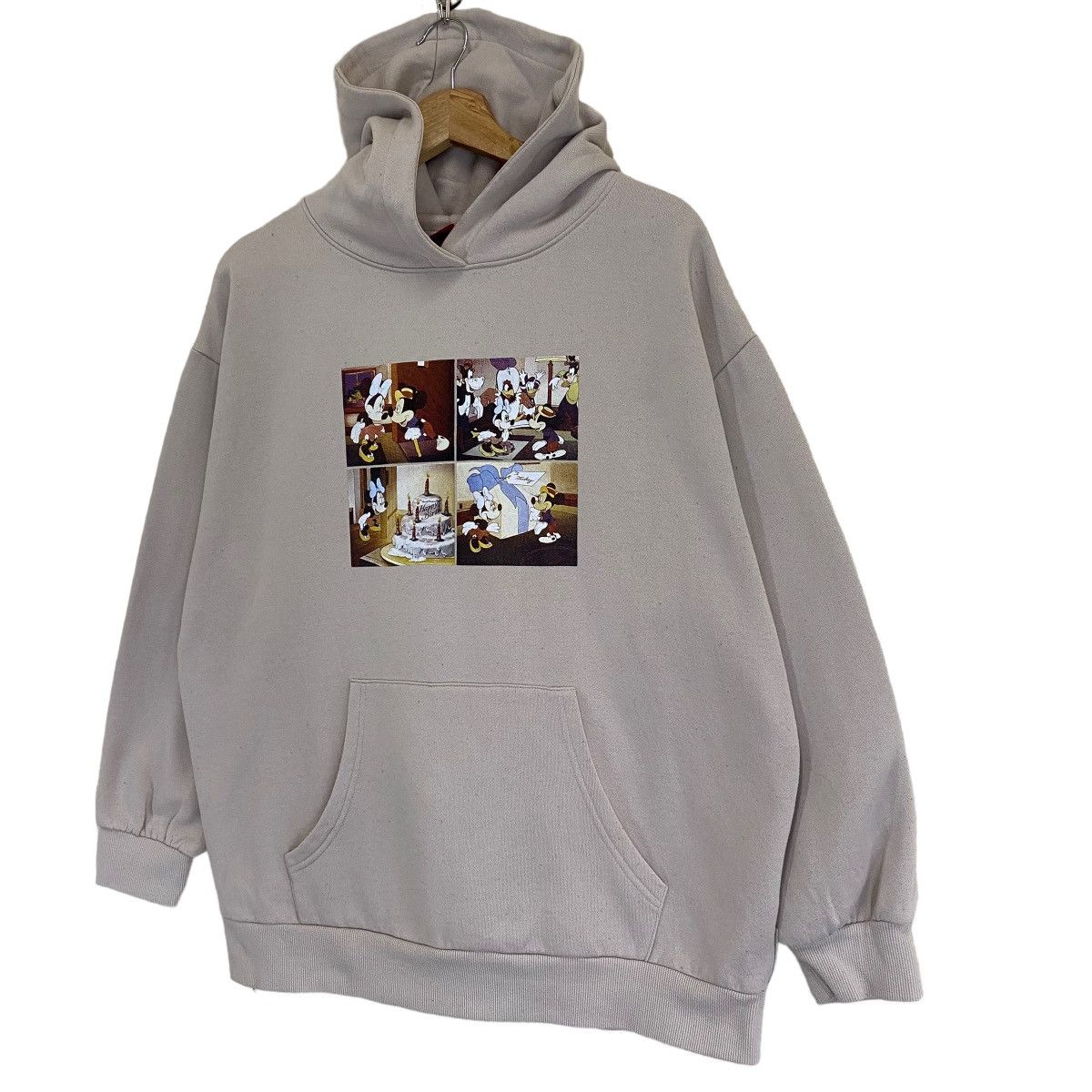 Disney × Vintage Vintage Mickey Mouse Family Big Logo Crewneck Hoodies Size M Size US M / EU 48-50 / 2 - 2 Thumbnail