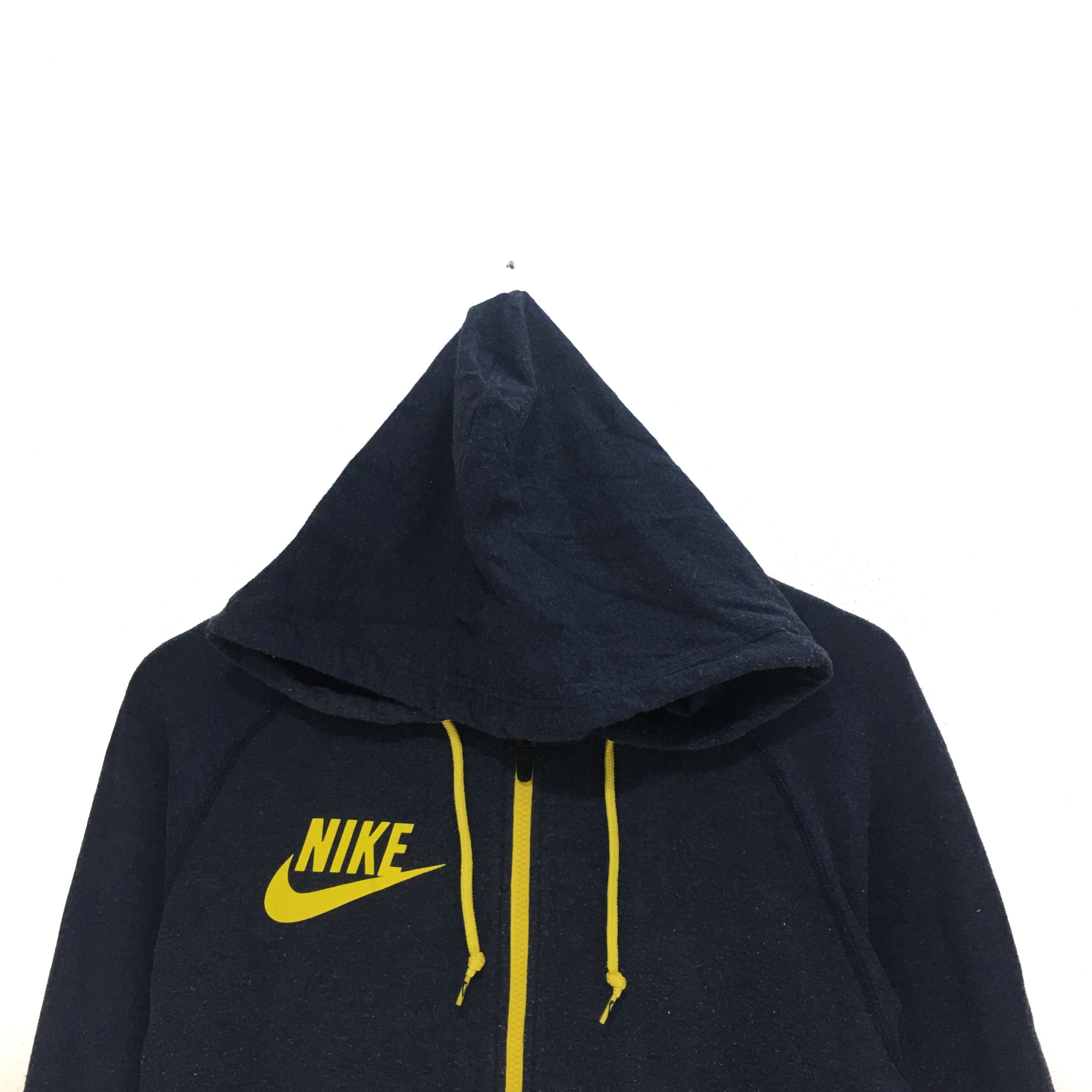 Nike Vtg NIKE Swoosh Logo Zip Hoodie Sportwear Sweater Size M / US 6-8 / IT 42-44 - 2 Thumbnail
