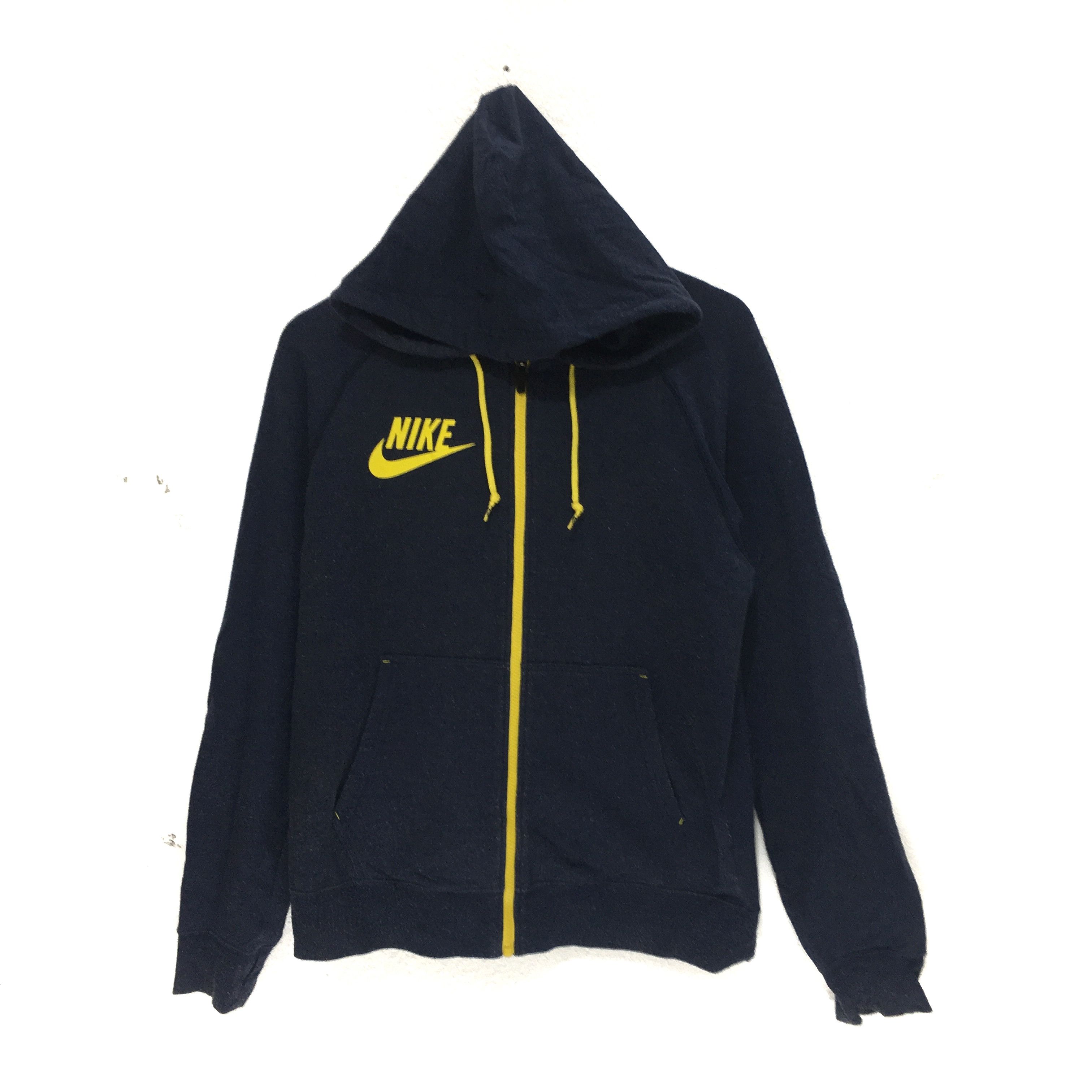 Nike Vtg NIKE Swoosh Logo Zip Hoodie Sportwear Sweater Size M / US 6-8 / IT 42-44 - 1 Thumbnail