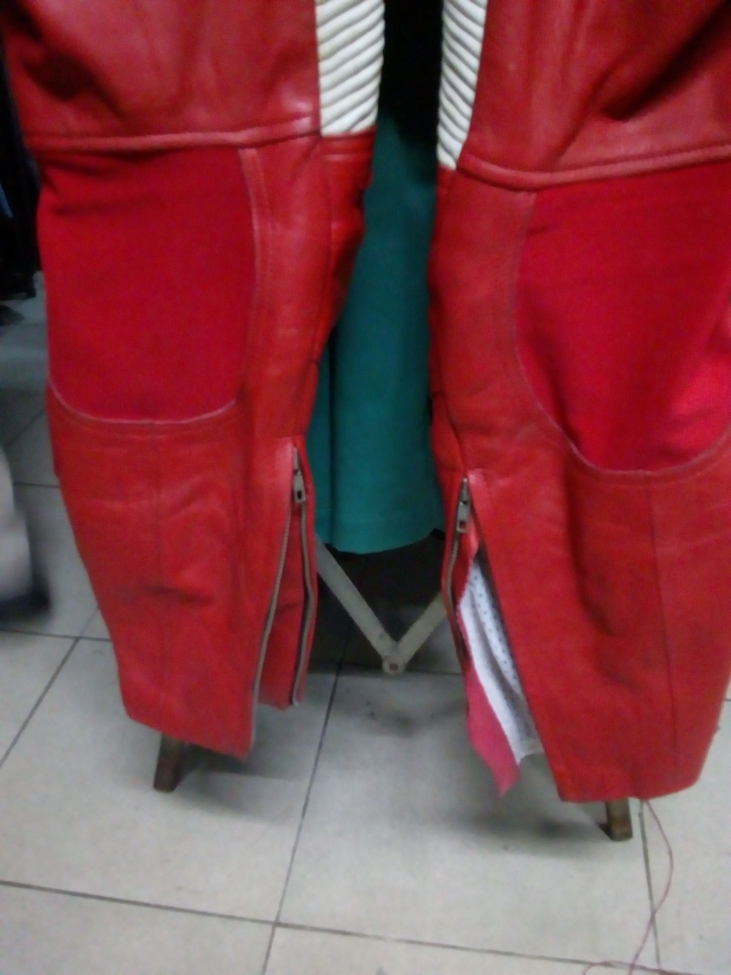 Branded Leather Super dolphin racing suite Size US 30 / EU 46 - 9 Thumbnail