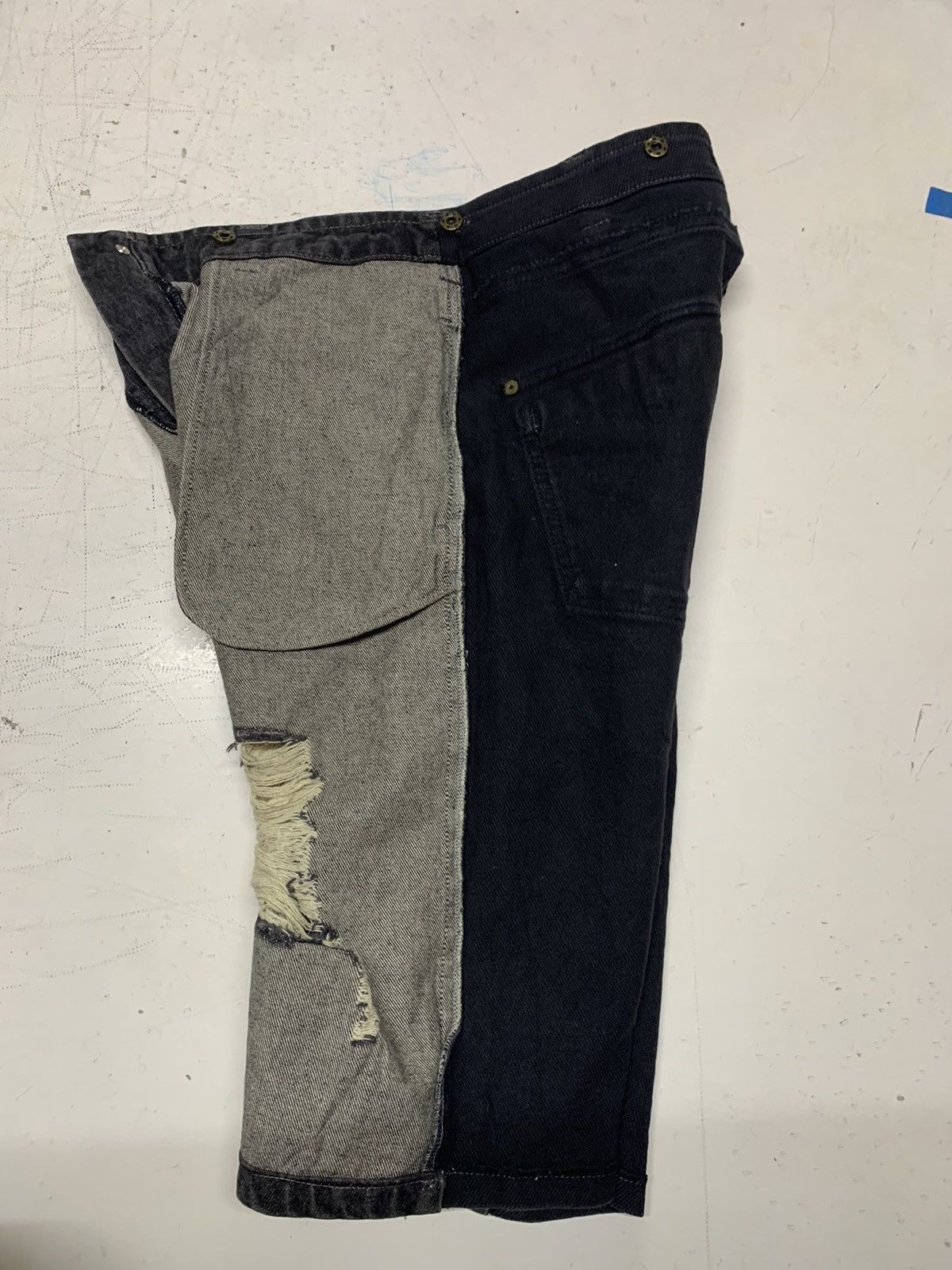 Other Black and white Size US 32 / EU 48 - 11 Thumbnail
