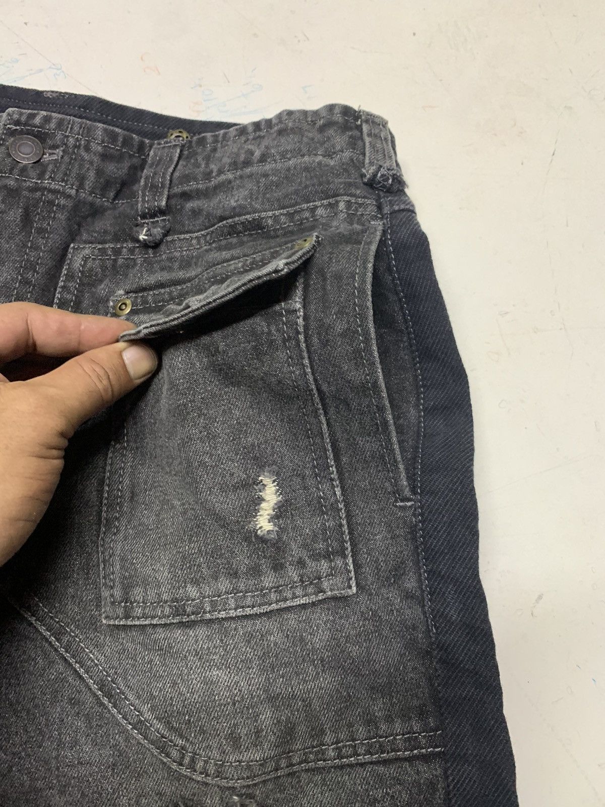 Other Black and white Size US 32 / EU 48 - 14 Thumbnail