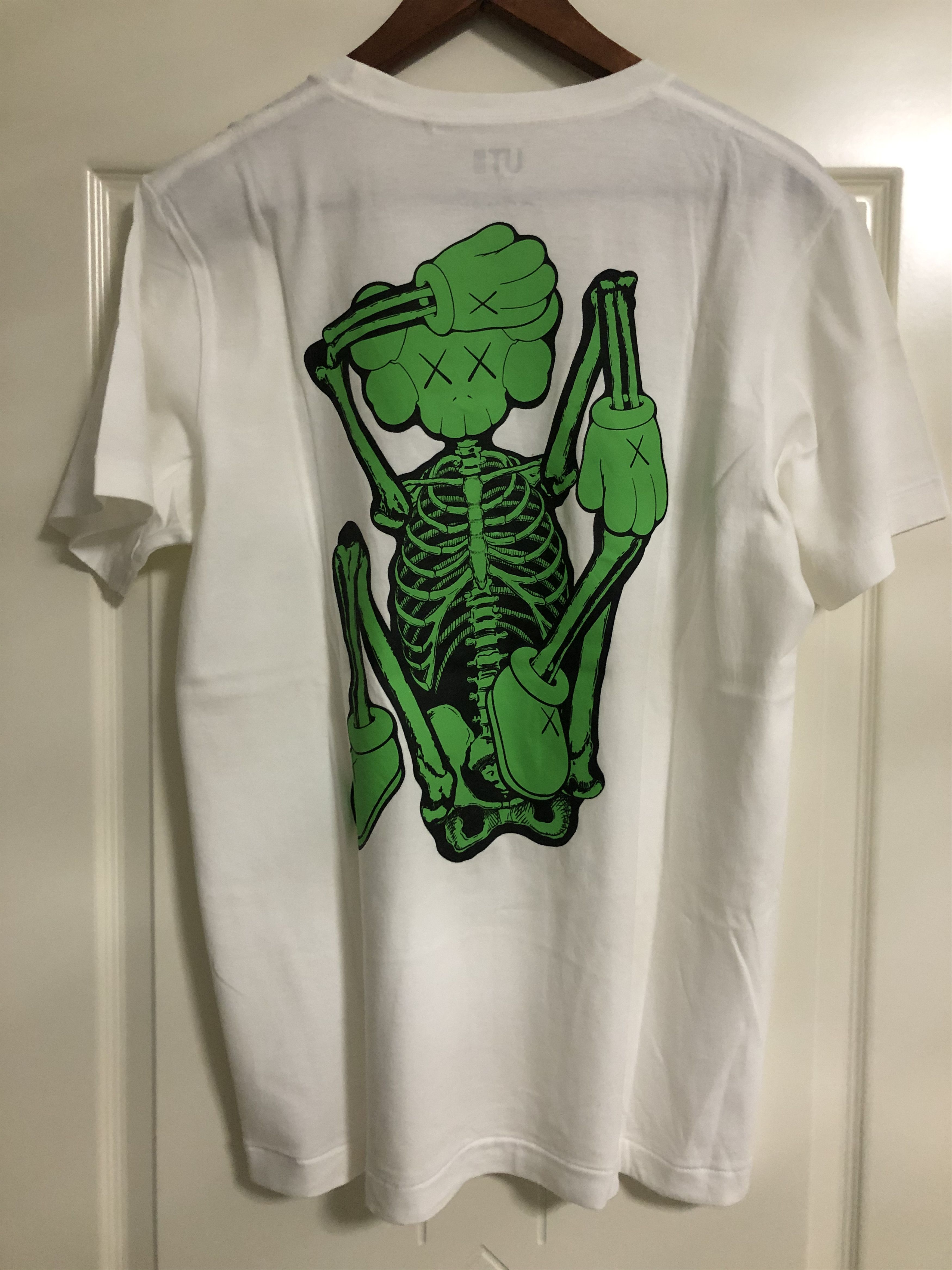 Kaws × Uniqlo KAWS x Uniqlo UT 2016 Spring/Summer Collection - Skeleton Size US L / EU 52-54 / 3 - 3 Thumbnail