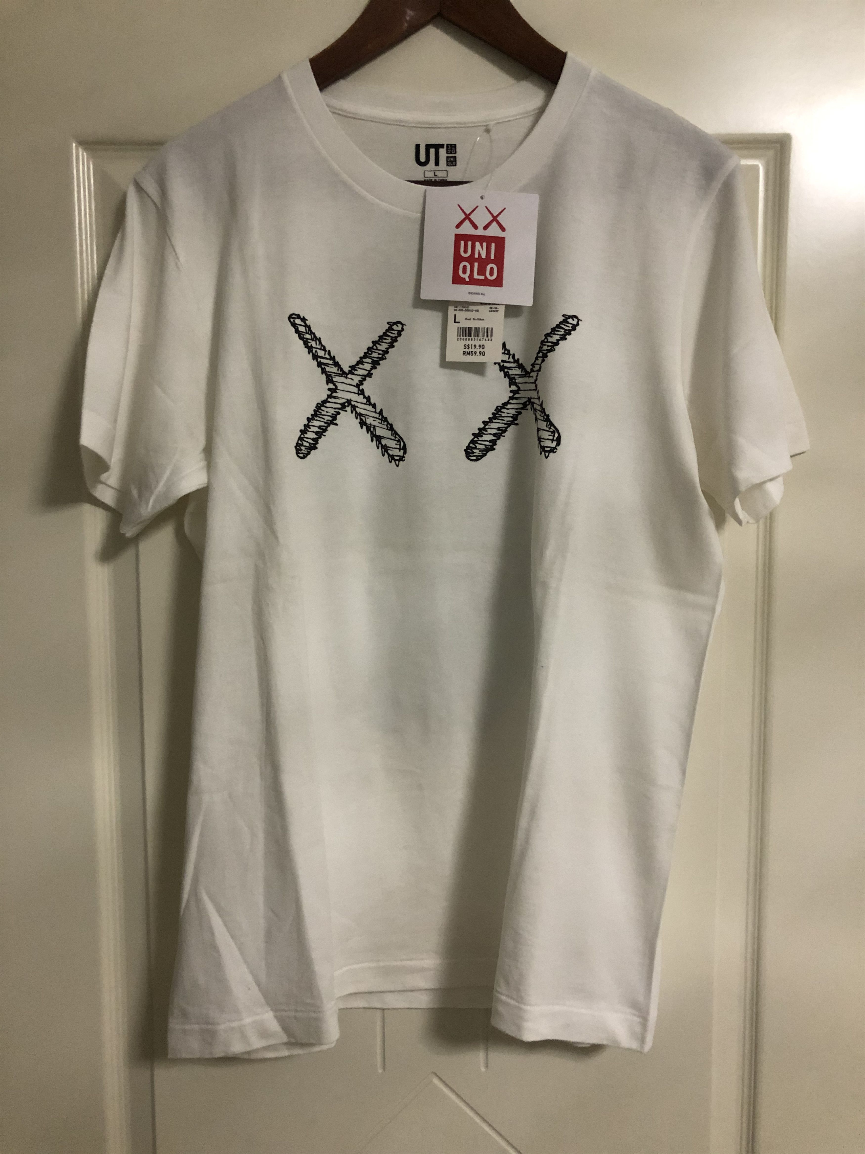 Kaws × Uniqlo KAWS x Uniqlo UT 2016 Spring/Summer Collection - Skeleton Size US L / EU 52-54 / 3 - 2 Thumbnail