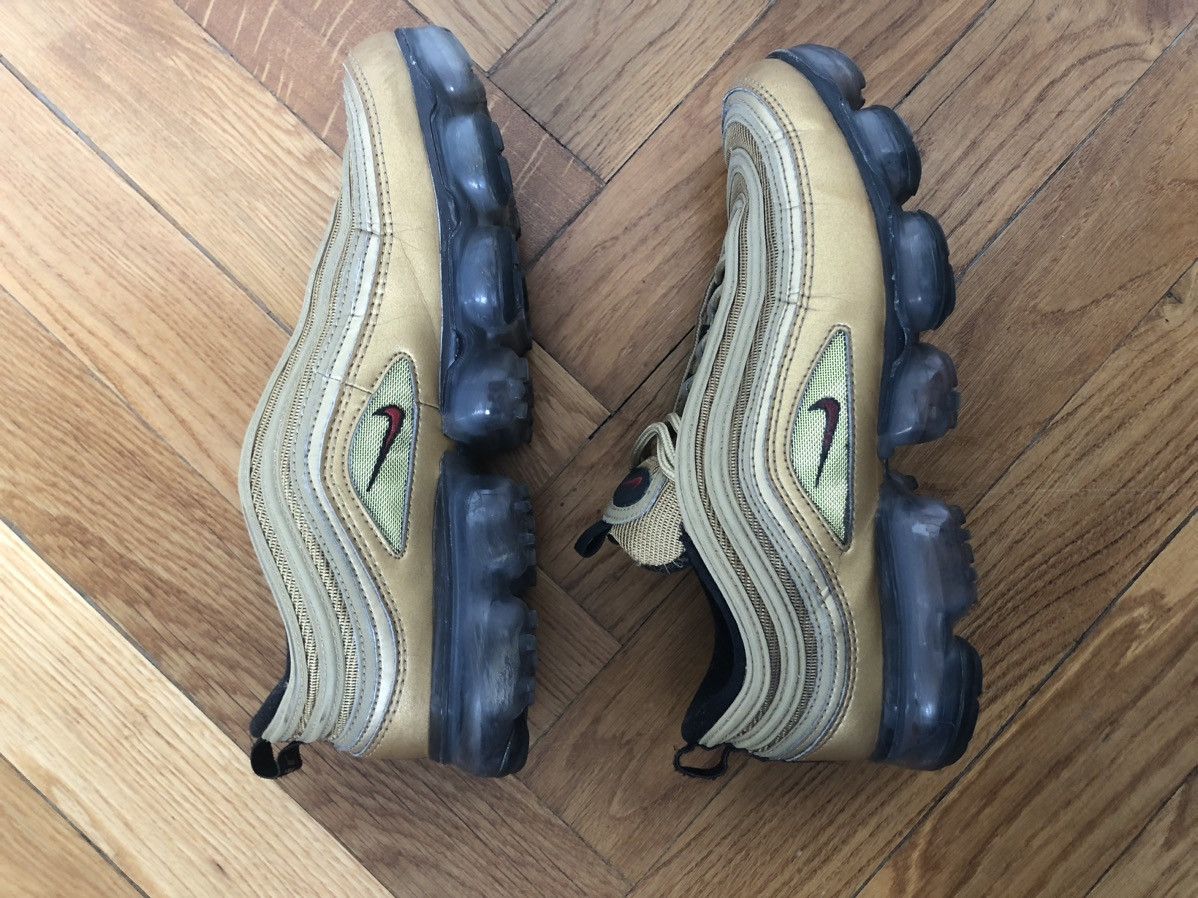 Nike Nike Air VaporMax 97 Metallic Gold Size US 8.5 / EU 41-42 - 2 Thumbnail