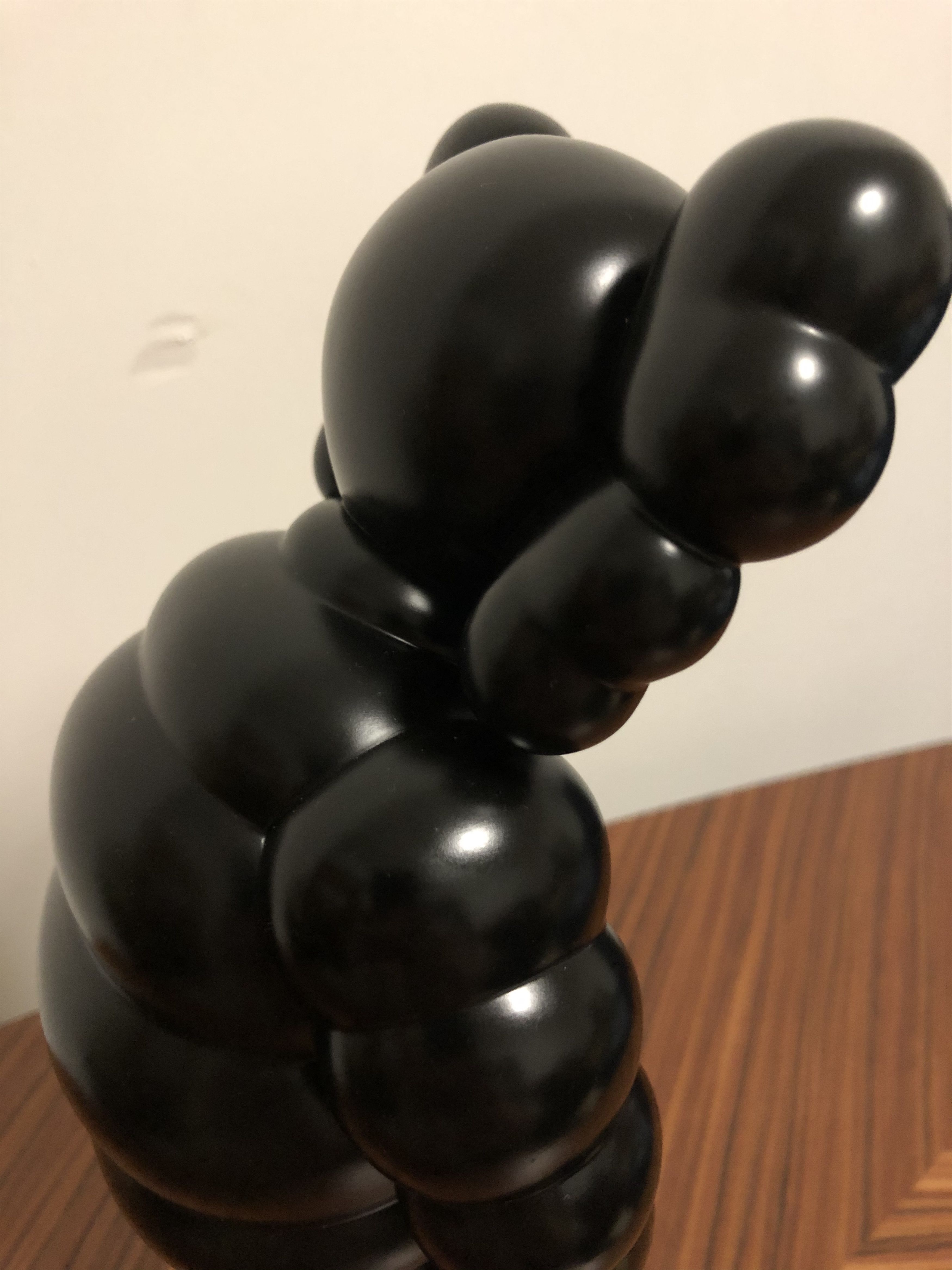 Kaws × Medicom Toy KAWS What Party Figure Black Chum Size ONE SIZE - 4 Thumbnail